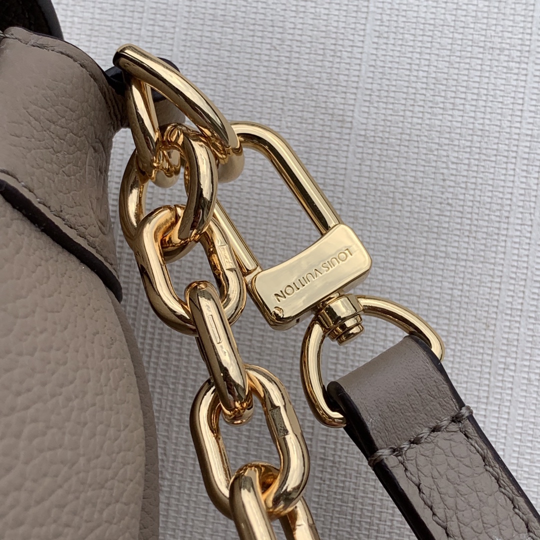 Louis Vuitton LV Favorite M45836