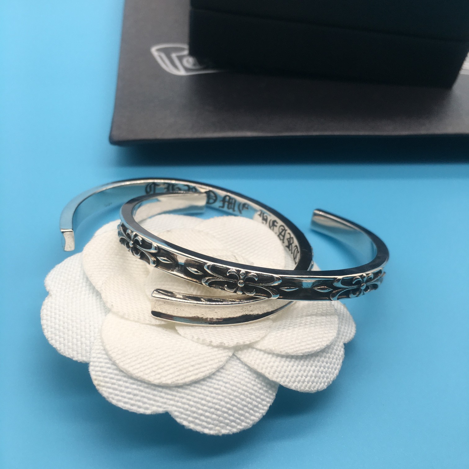 NO:104256,Chrome Hearts Croheart cross bracelet made of white copper material imported electroplating technology Seiko craftsmanship, Croheart bracelet, chrome hearts, chrome hearts, bracelet19860909Chrome Hearts 克罗心十字花手镯 白铜材质 进口电镀工艺 精工打造,克罗心手镯,chrome hearts,chrome hearts,bracelet,Jewelry