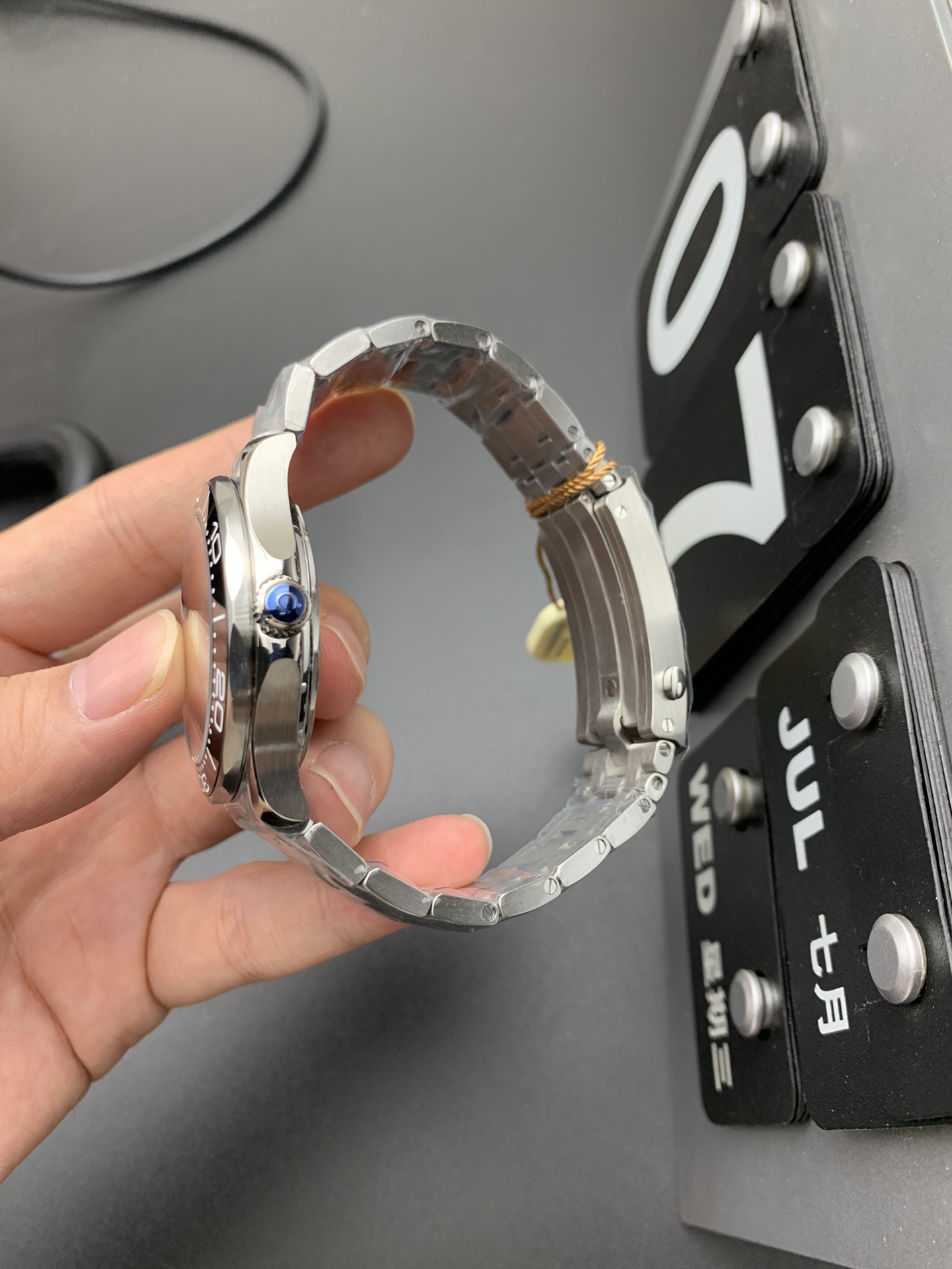 Omega 海马300波浪纹