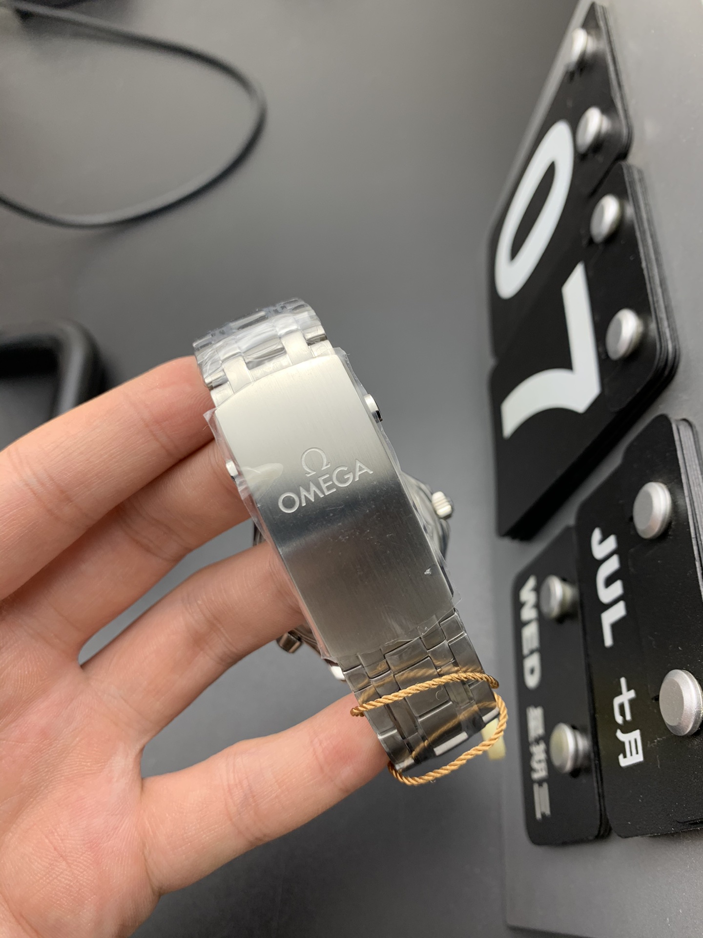 Omega 海马300波浪纹