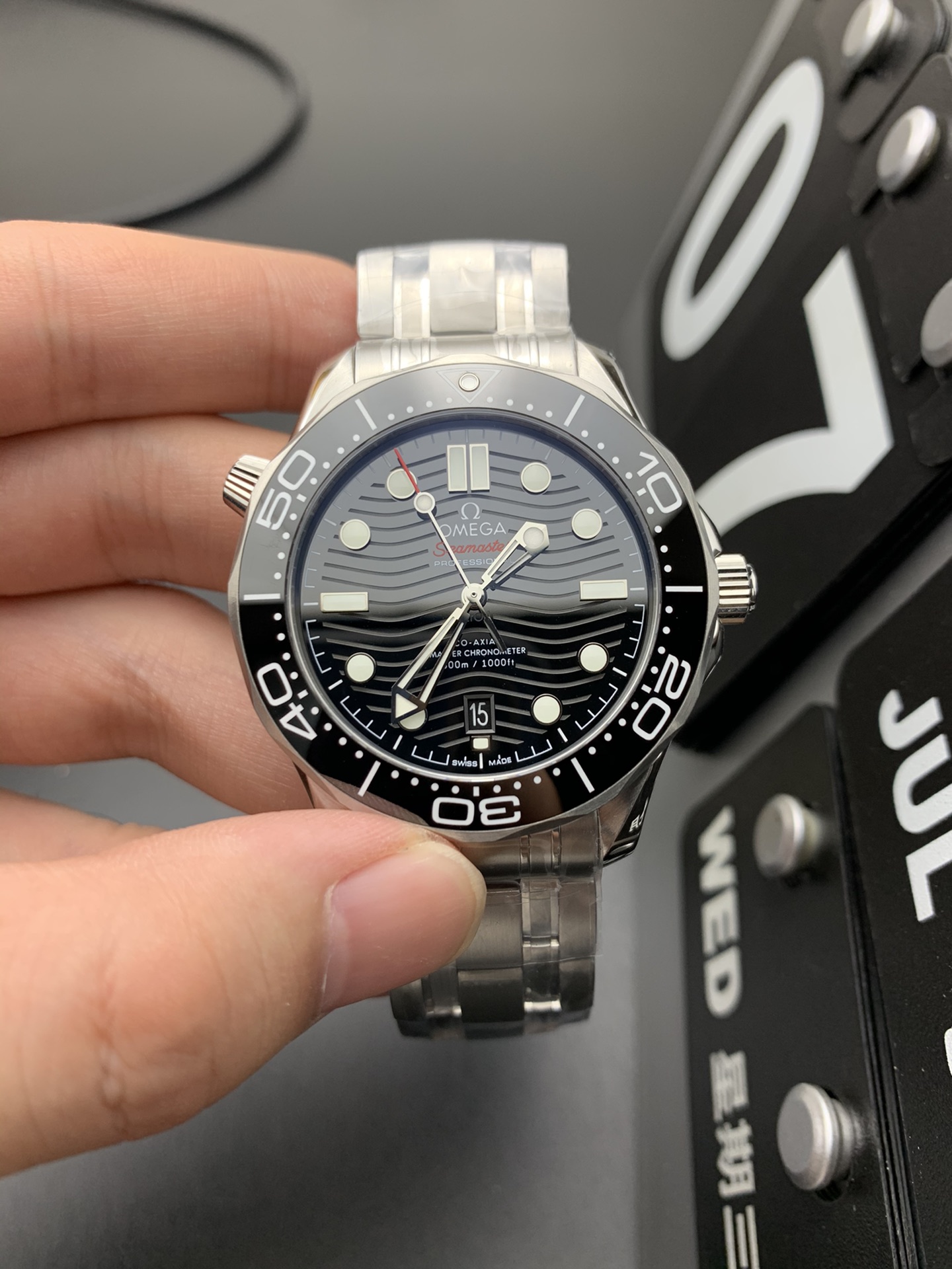 Omega 海马300波浪纹