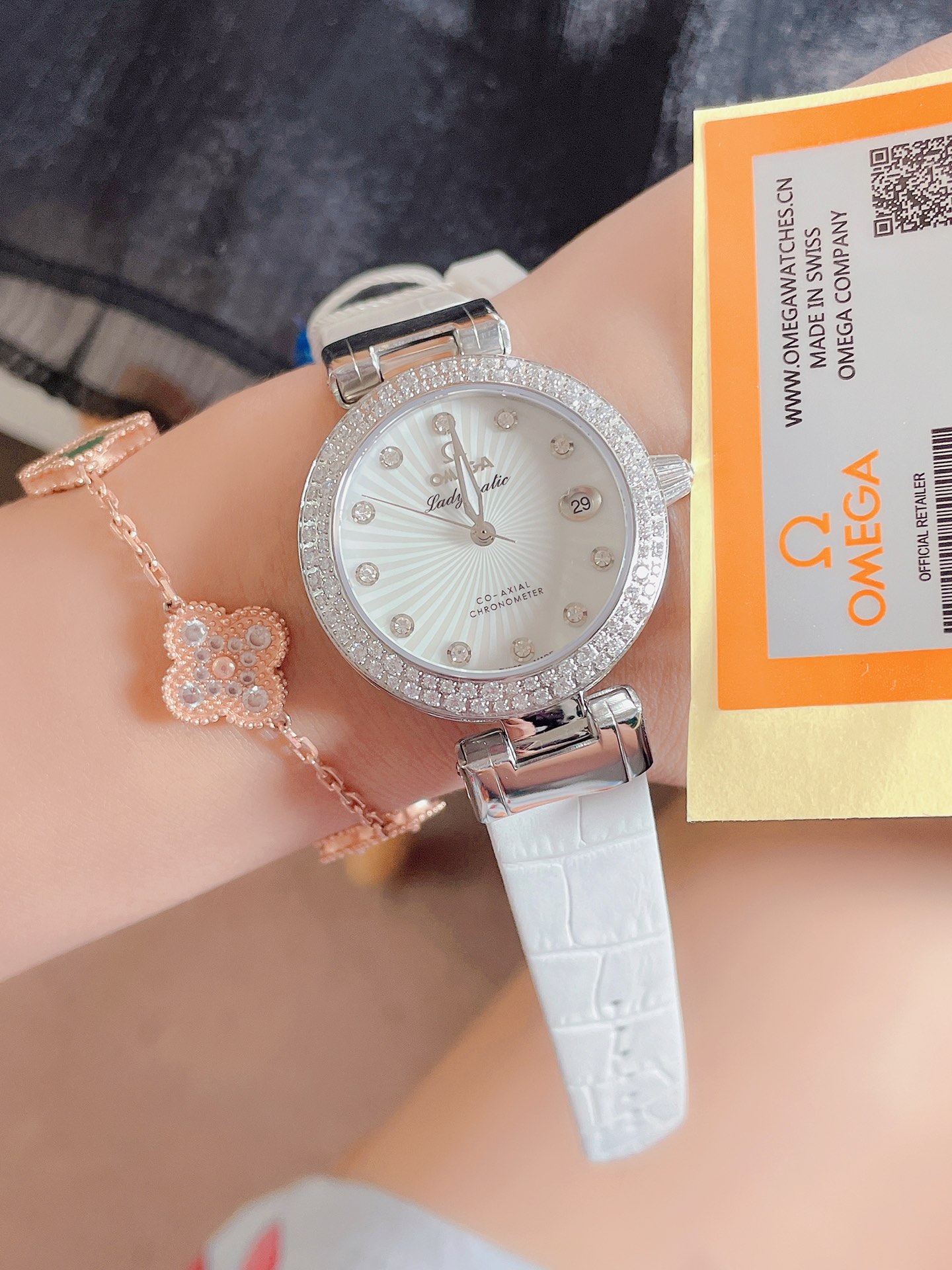 Omega 欧米茄鸟巢系列：进口机芯、拱形蓝宝玻璃，尺寸35mm， 做工品质