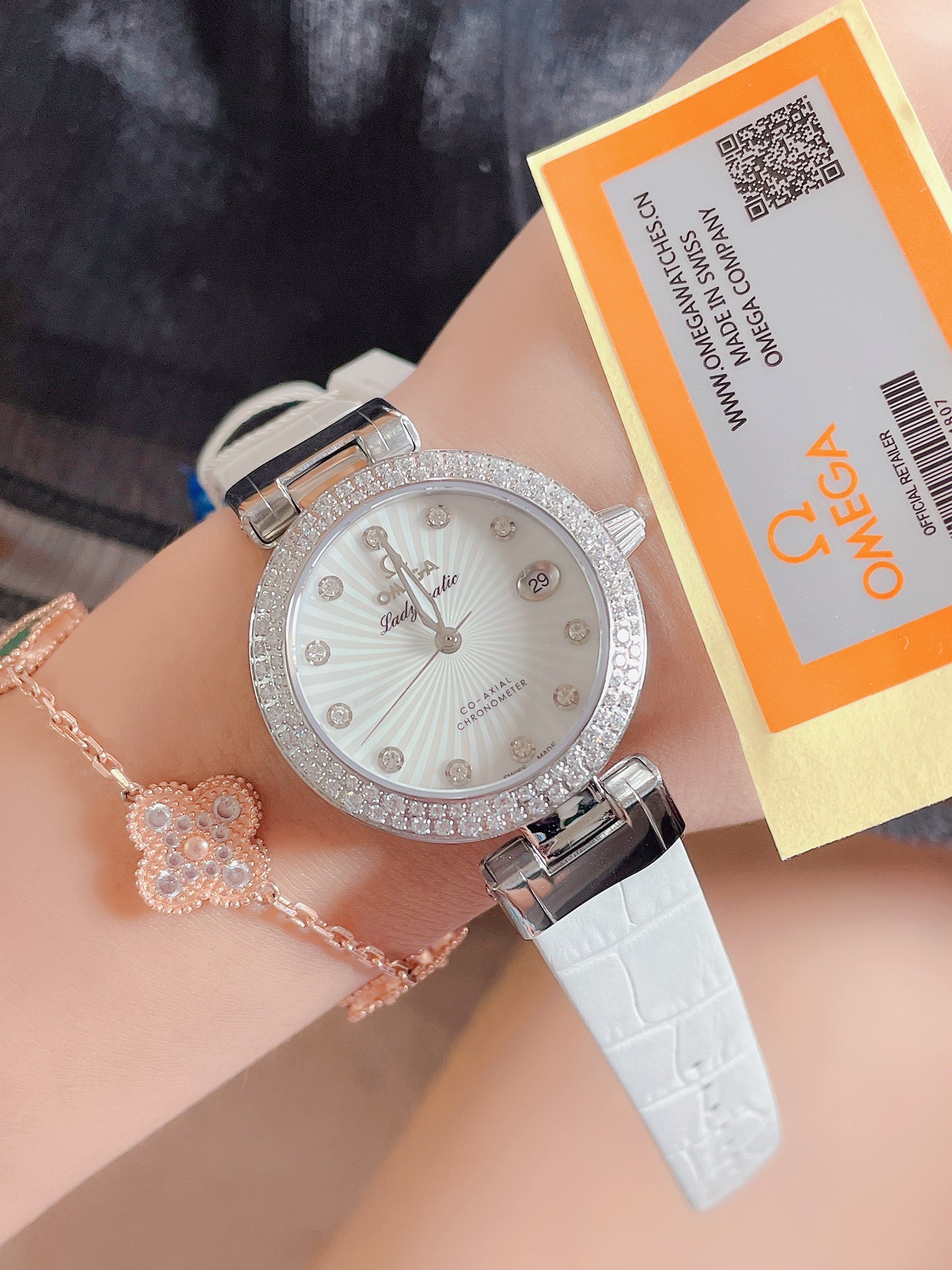 Omega 欧米茄鸟巢系列：进口机芯、拱形蓝宝玻璃，尺寸35mm， 做工品质