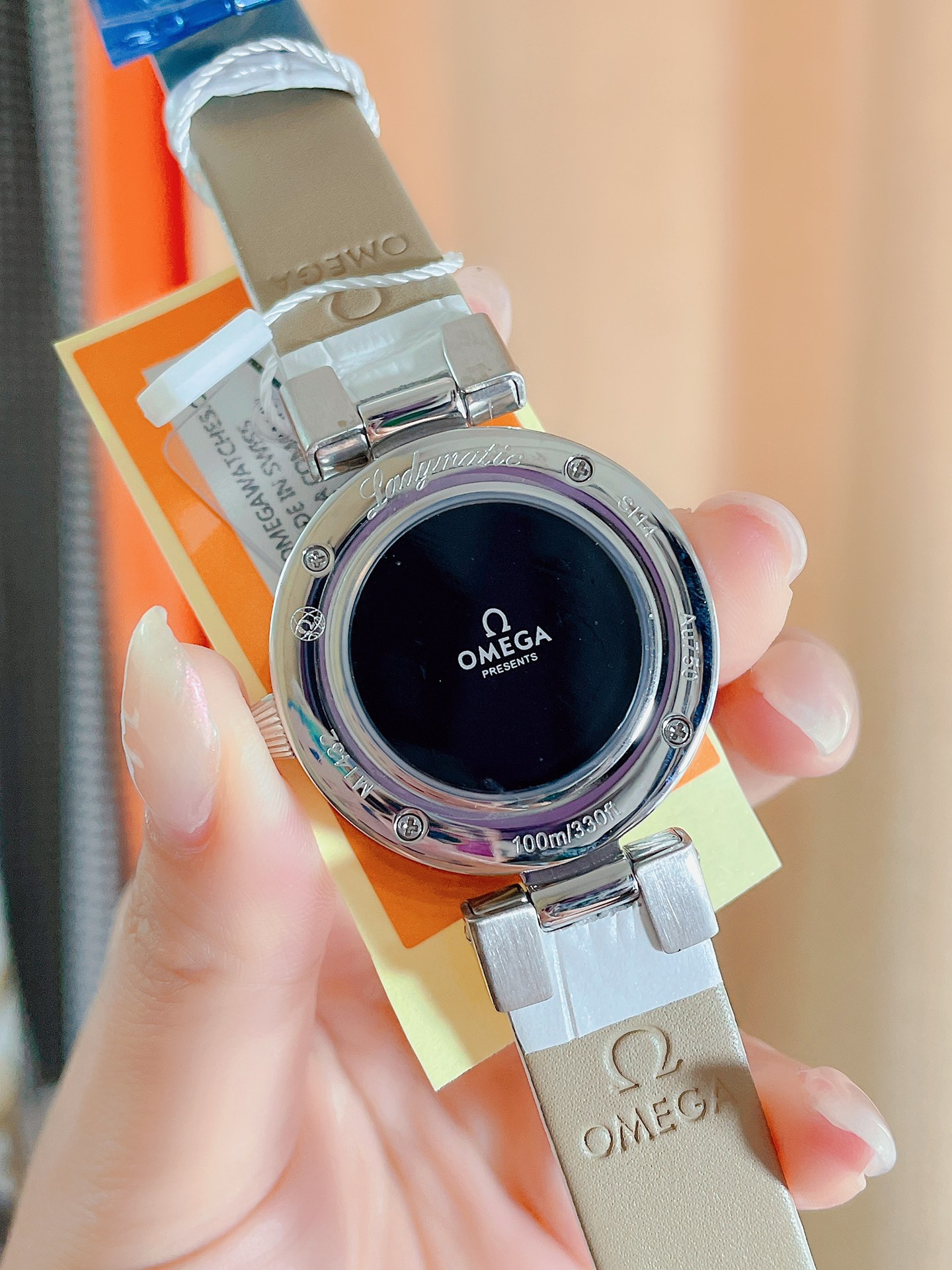 Omega 欧米茄鸟巢系列：进口机芯、拱形蓝宝玻璃，尺寸35mm， 做工品质