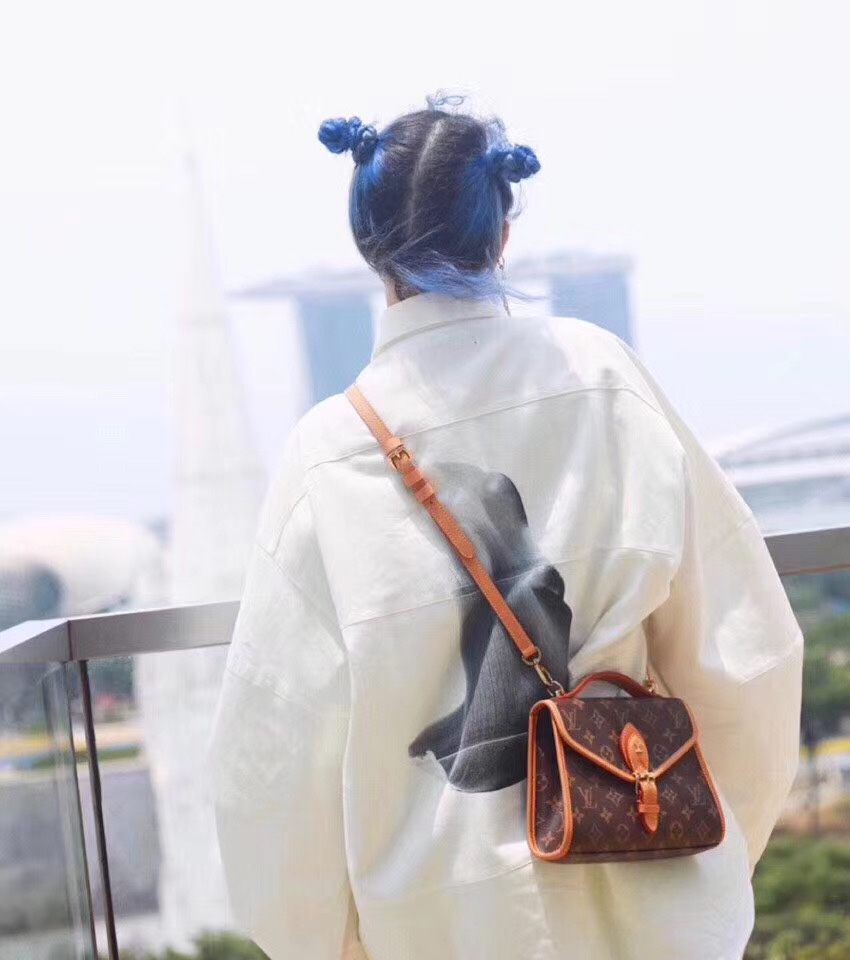 NO:397293,Model M44919 upper body picture, LV [original leather], louis vuitton19860909型号M44919 上身图,LV【原厂皮】,louis vuitton,Bag