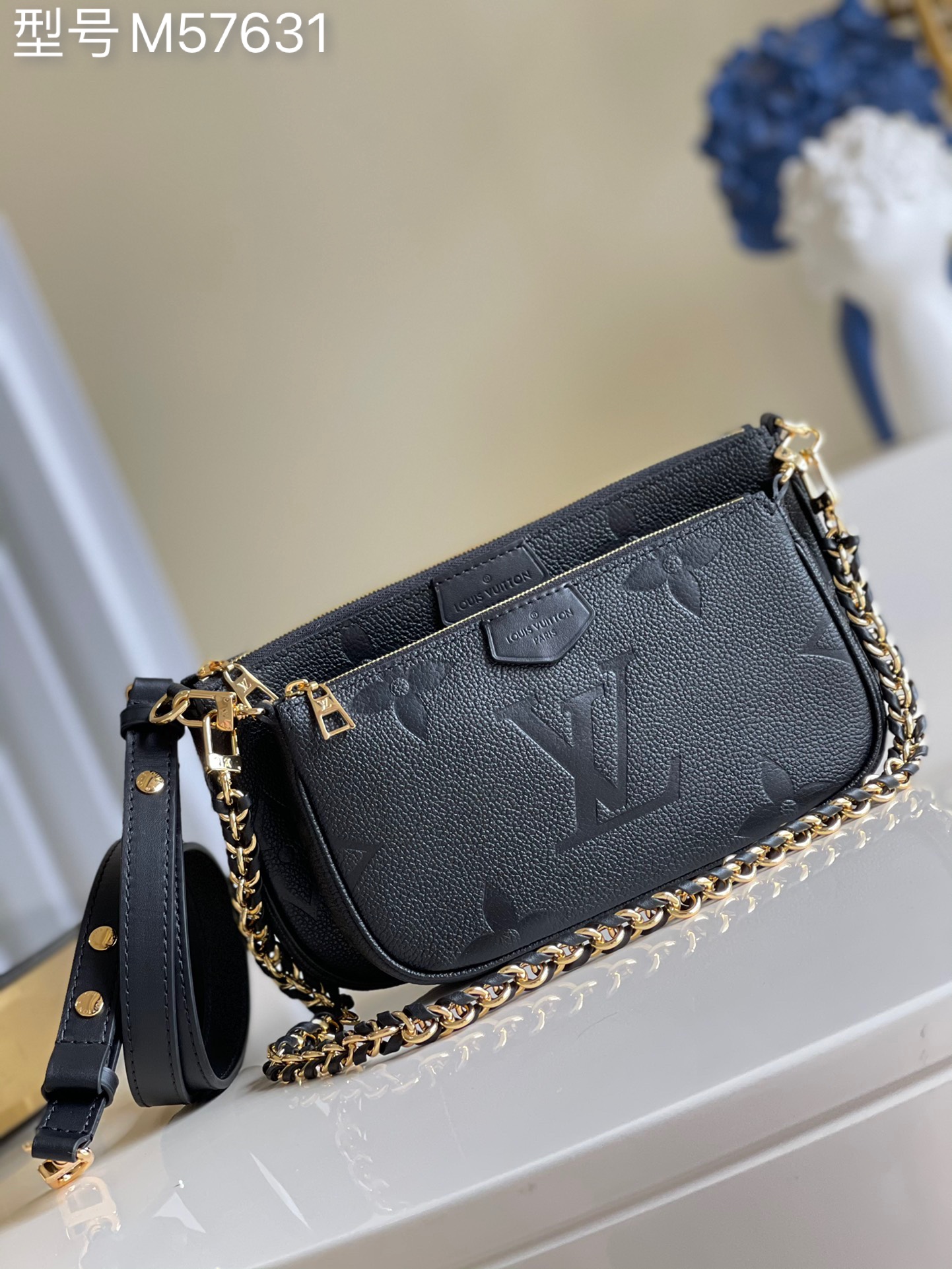 NO:397127,[Exclusive real photo M57631 pure black mark] Multi Pochette Accessories handbags are built with Monogram canvas to create a three-piece vibrant design, equipped with multiple pockets and compartments. Adjustable gold chain and Louis Vuitton jacquard straps provide crossbody and other carrying methods. Size 24 x 13.5 x 4 cm w., LV [original leather], louis vuitton, louis vuitton19860909【独家实拍M57631纯黑印】Multi Pochette Accessories 手袋以 Monogram 帆布构筑三件合一的活力设计,另配备多个口袋和隔层.可调节金色链条与路易威登铭纹提花肩带提供斜挎等多种背携方式.尺寸24 x 13.5 x 4 厘米 w.,LV【原厂皮】,louis vuitton,louis vuitton,Bag