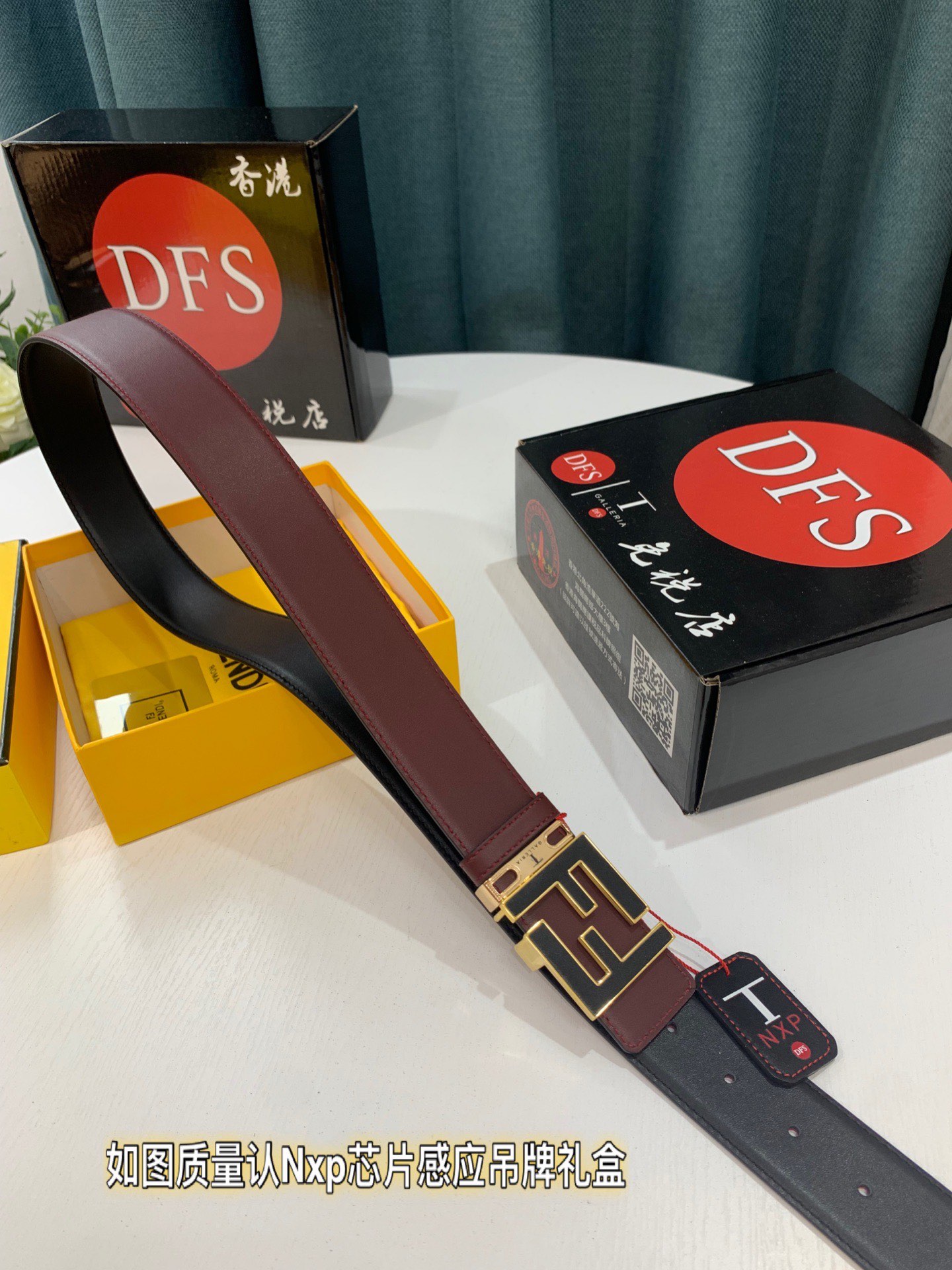 Fendi 抛光五金贴皮精钢制作，在现， 芬迪小怪兽