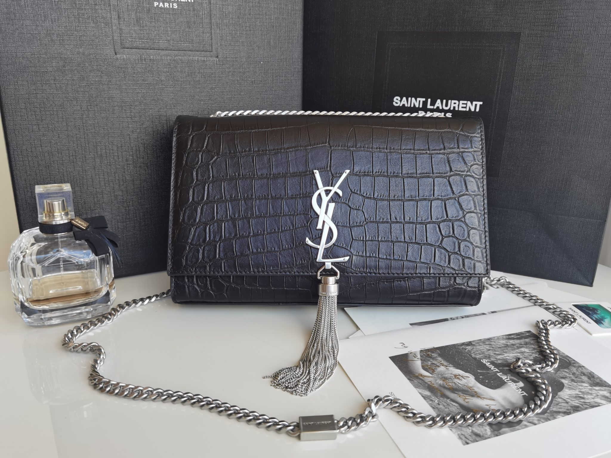 NO:175791,Authentic # # [Authentic Original Leather] This black crocodile leather version of kate uses authentic original leather!  That's right, it's the authentic leather!  The genuine leather used in the counter comes from the same Italian leather factory!  Leather texture and natural luster make the bag more textured_Exclusive customized hardware_The authentic product is completely replicated with high quality!  The unique checkered texture and glossy texture of the crocodile leather make the already recognizable appearance more gorgeous, and it is really a collection of one!  Model 354119 original leather E. Size 24x14.5x5.5cm, YSL, saint laurent, crocodile skin19860909正品级 # #【正品原厂皮】kate的这款黑色鳄鱼皮版本,采用的是正品原厂皮！没错,就是正品皮！专柜正品用的皮,出自同一个意大利皮厂！皮革纹理和天然光泽使包袋更有质感_独家定制的五金_正品完全复刻出来的高品质！鳄鱼皮纹独有的方格纹路和光泽质地让原本就极具辨识度的外观更显富丽,真的很值得收藏的一款！型号354119原厂皮E.尺寸24x14.5x5.5cm,YSL,saint laurent,crocodile skin,Bag