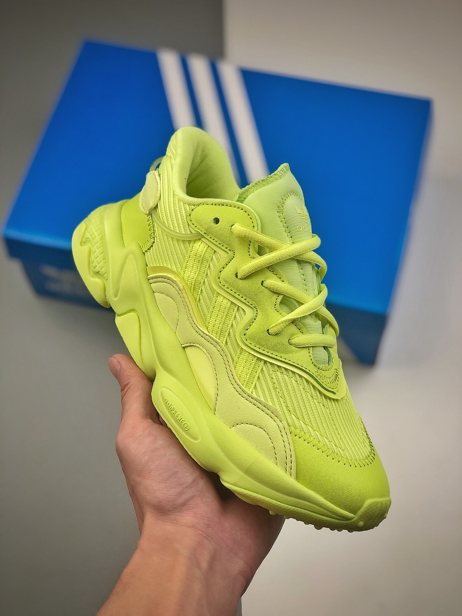 Zapatillas Adidas Originals Ozweego versión simplificada Yeezy 2019 lanzamiento oficial sincronizado, trébol 3M reflect…
