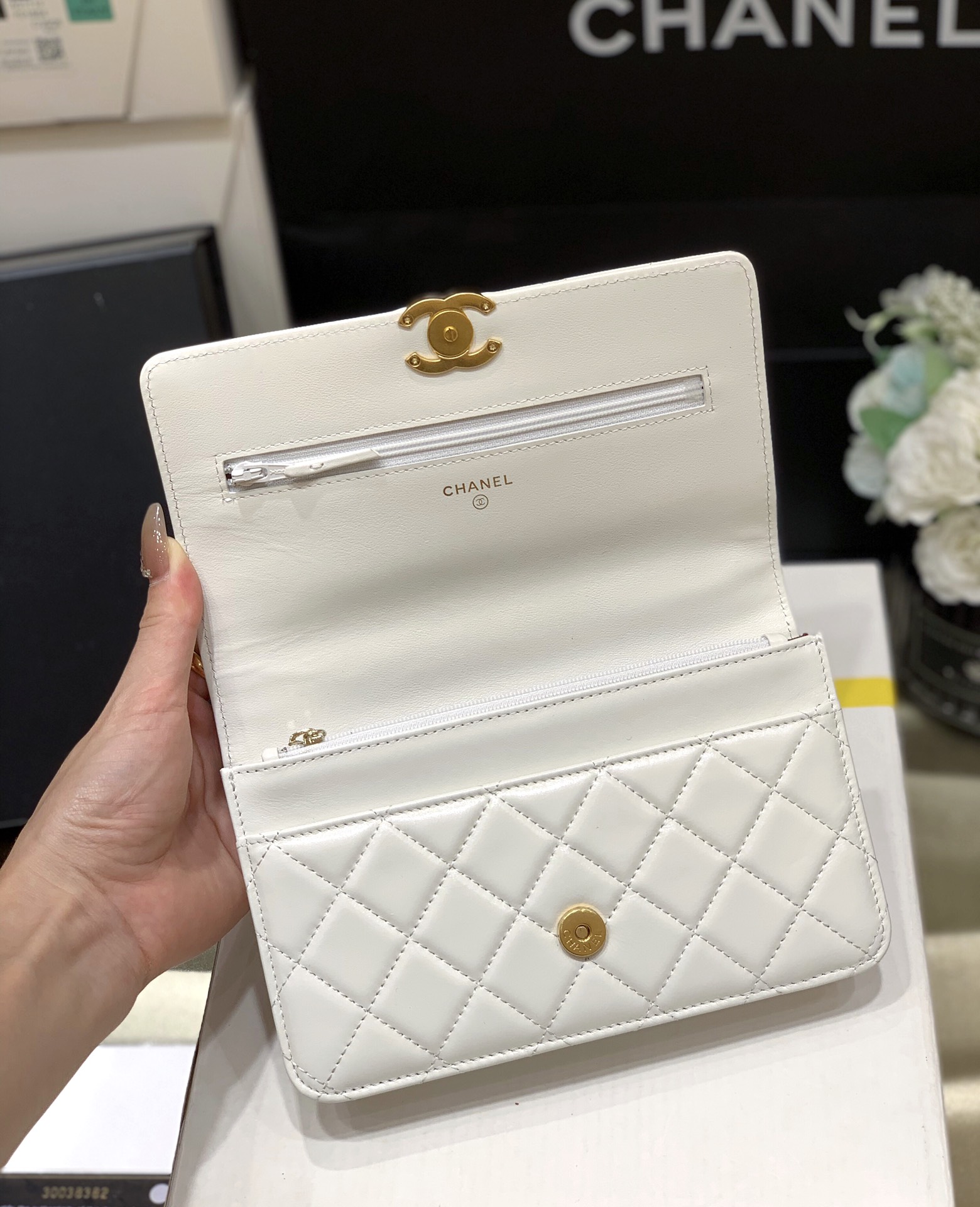 Chanel 2021早秋高级手工坊系列小金珠系列发财包 AP2289白色