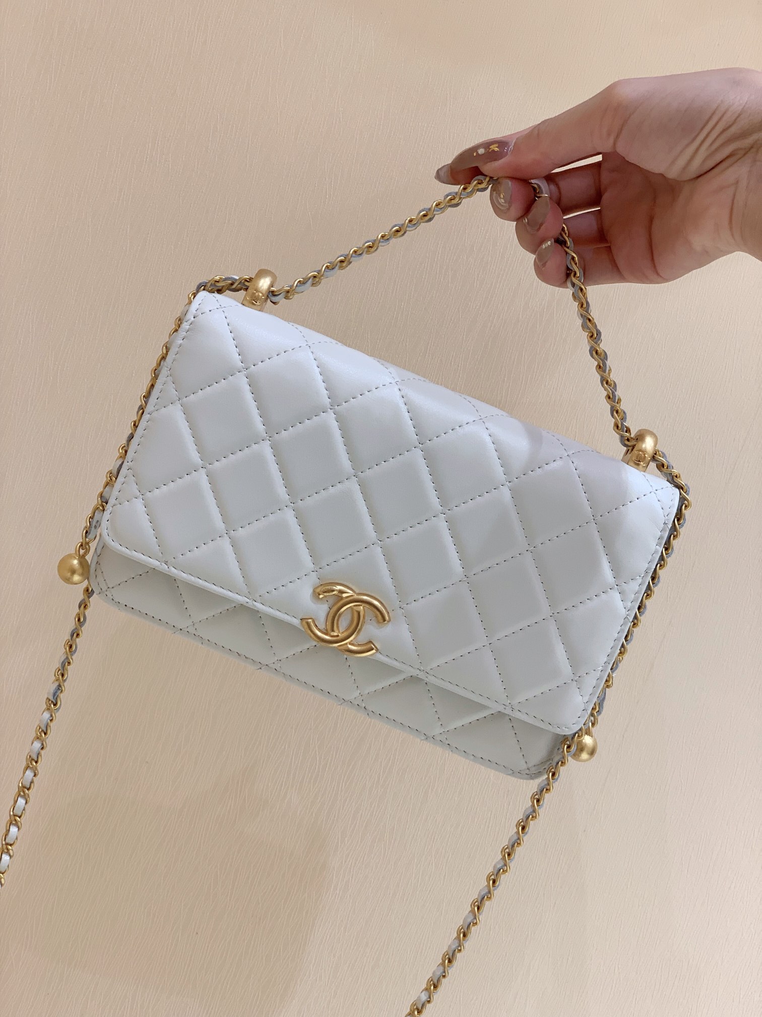 Chanel 2021早秋高级手工坊系列小金珠系列发财包 AP2289白色