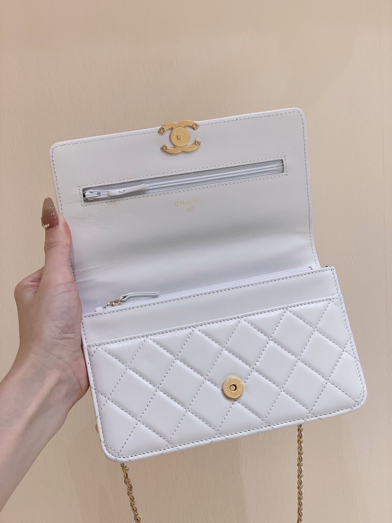 Chanel 2021早秋高级手工坊系列小金珠系列发财包 AP2289白色