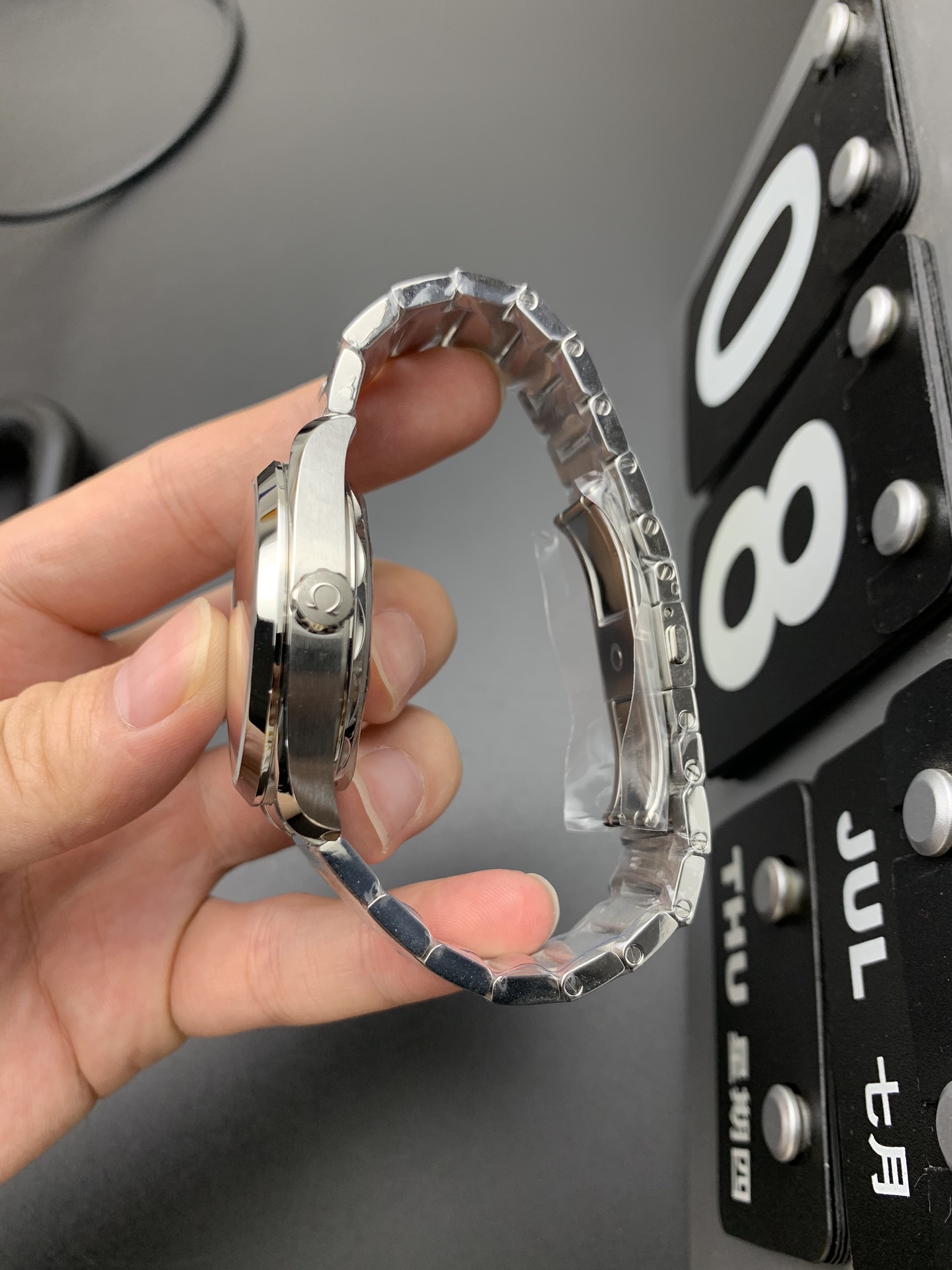 Omega 柚木150