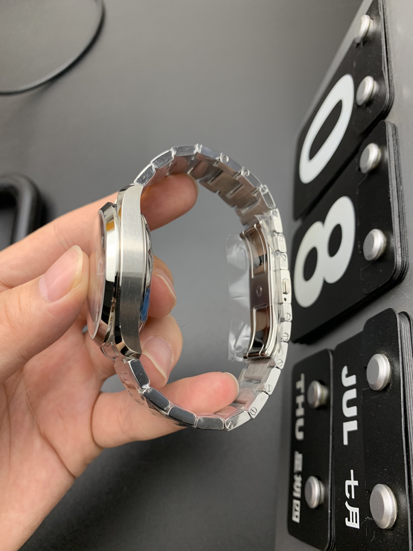 Omega 柚木150