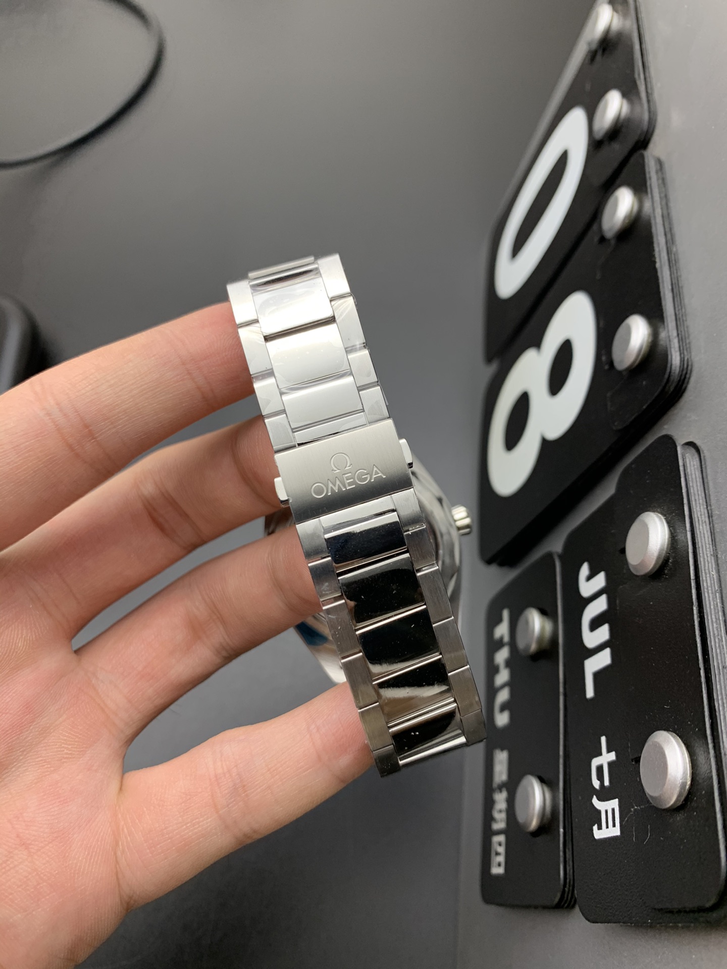 Omega 柚木150