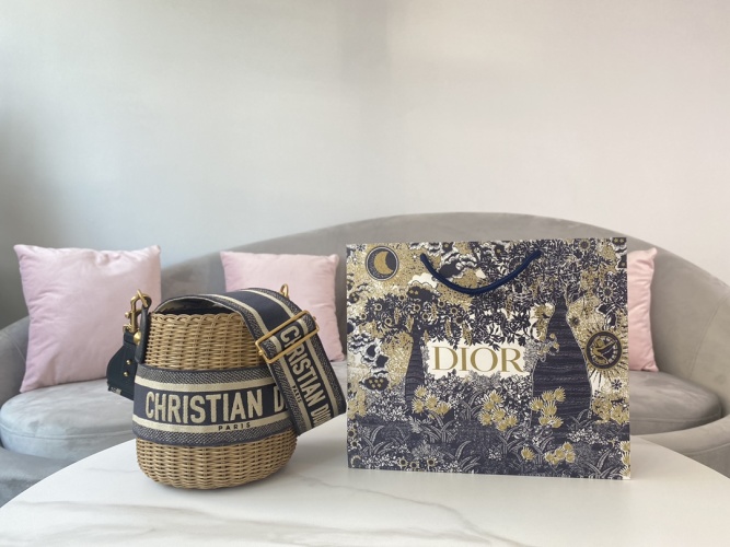 Dior D-Wicker Bucket Bag: Handcrafted Willow with Oblique Jacquard, 17 x 19 cm
