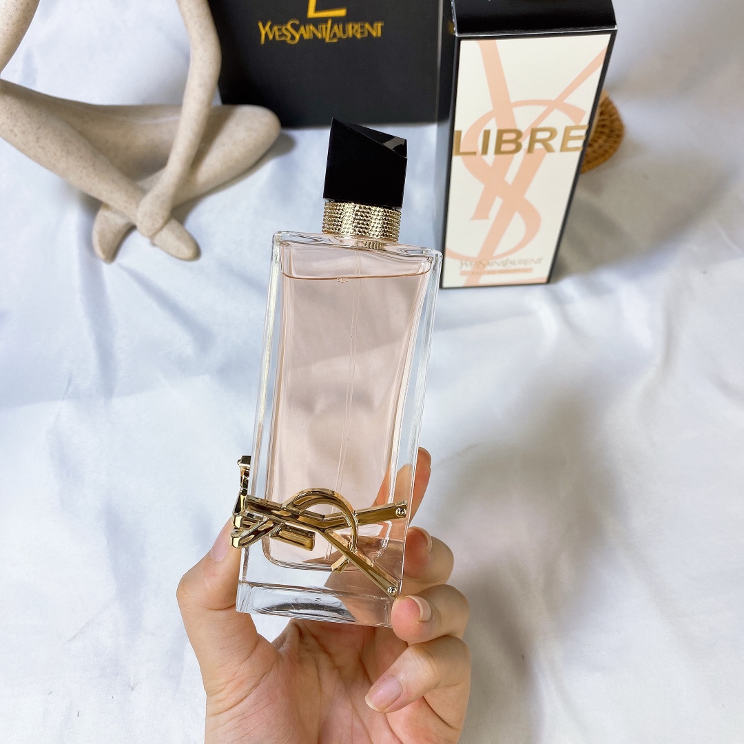 Yves Saint Laurent Libre Eau De Toilette - A Fresh, Floral Fragrance for Women 2 i1625735515 6626 1