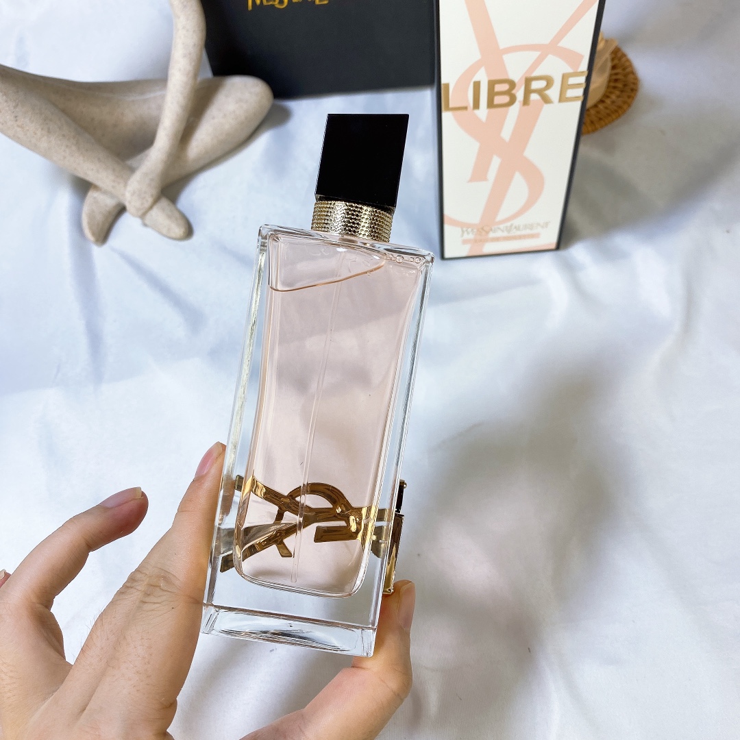 Yves Saint Laurent Libre Eau De Toilette - A Fresh, Floral Fragrance for Women 4 i1625735515 6726 3