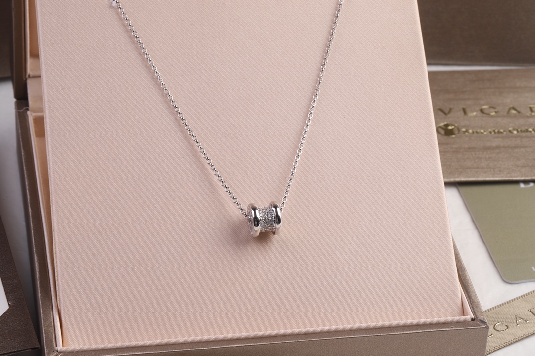 NO:102424,Bulgari #Meet #, all the beauty starts slowly from the day I meet you. Bulgari counter model full diamond sterling silver precision products, Bulgari necklace, bvlgari, necklace, pure silver19860909宝格丽#遇见#,所有的美好,从遇见你那天慢慢开始.宝格丽 专柜款 满钻纯银精工产品,宝格丽项链,bvlgari,necklace,pure silver,Jewelry