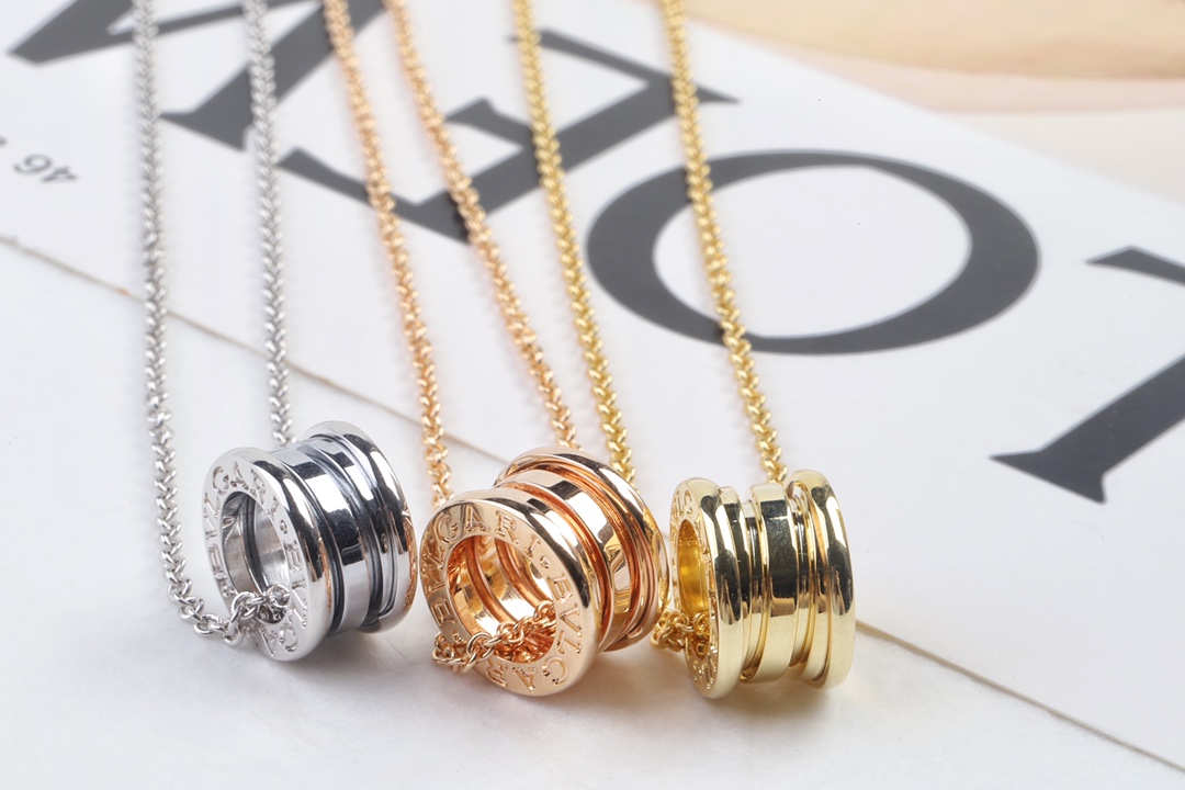 NO:720436,88260 Real shot of my own home. The spring pendant is made of sterling silver. The workmanship is the same as that of 18K gold. In fact, the richer the people, the more they understand that it is not easy to make money. Every penny is earned by their own efforts and not blown by the strong wind. Normally, when you take it out, others will not be able to tell whether it is silver or 18k gold. Quality platinum, pure silver, Cardia high-end jewelry1986090988260 自己家实拍效果 纯银打造弹簧吊坠,做工和18K金一样,其实越有钱的人越懂得挣钱不容易,没一分都是靠自己努力挣来的,都不是靠大风吹的.正常带出去别人是分不出是银还是18k金质量白金色,,pure silver,卡迪亚高端饰品,Jewelry