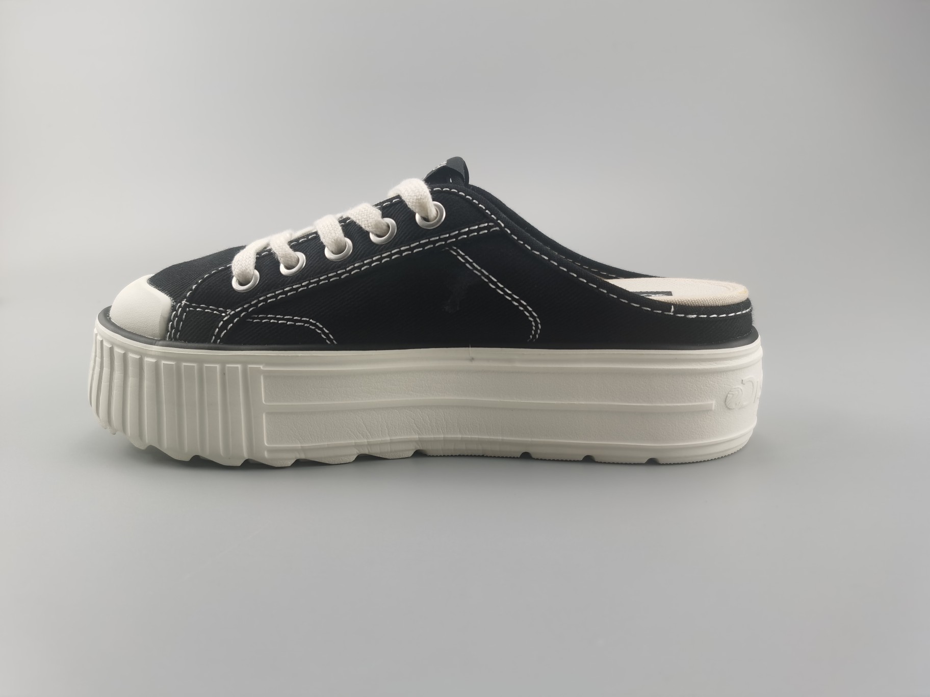 ♨️码数：35  36   37.5   38   39
♨️简介：刘海同款探索仕DISCOVERY半拖春夏女厚底增高低帮休闲系带拼色帆布鞋潮牌 探索仕discovery 夏季新款松糕超轻帆布百搭半拖1：1出货：35-36-37.5-38-39