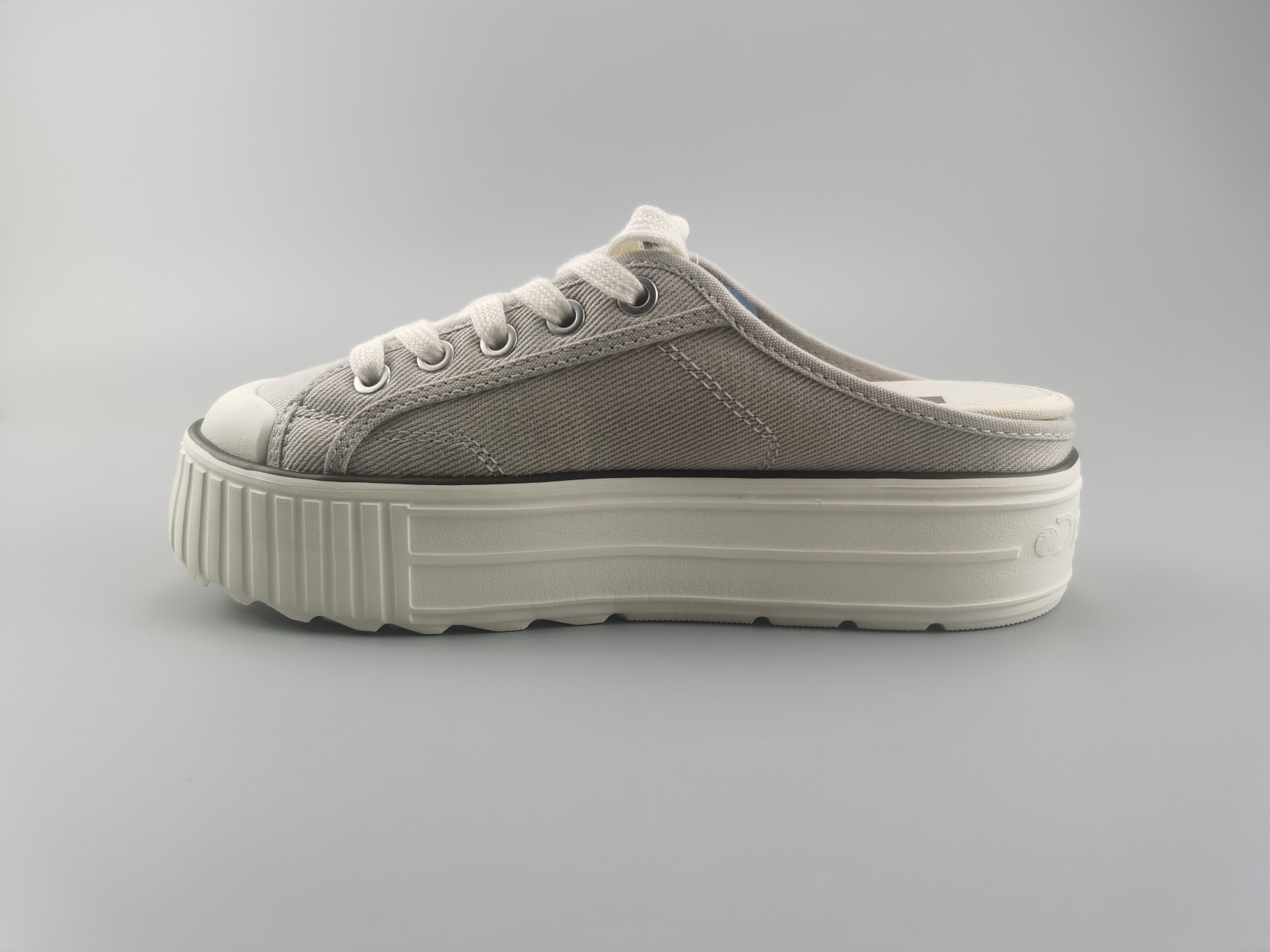 ♨️码数：35  36   37.5   38   39
♨️简介：刘海同款探索仕DISCOVERY半拖春夏女厚底增高低帮休闲系带拼色帆布鞋潮牌 探索仕discovery 夏季新款松糕超轻帆布百搭半拖1：1出货：35-36-37.5-38-39