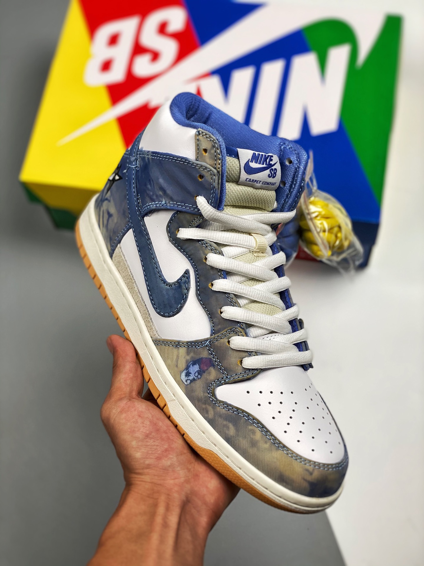 Nike SB Dunk High“Royal Pulse” 白蓝 刮刮乐 大厂纯原出品 #原厂织唛标 一致匹配原版 #全市场唯一正确鞋带绑法 #原楦原纸板开发 匹配原版98%以上 #后跟垫棉独家呈现 后跟反口里弧度正确 #全新后跟电绣 …
