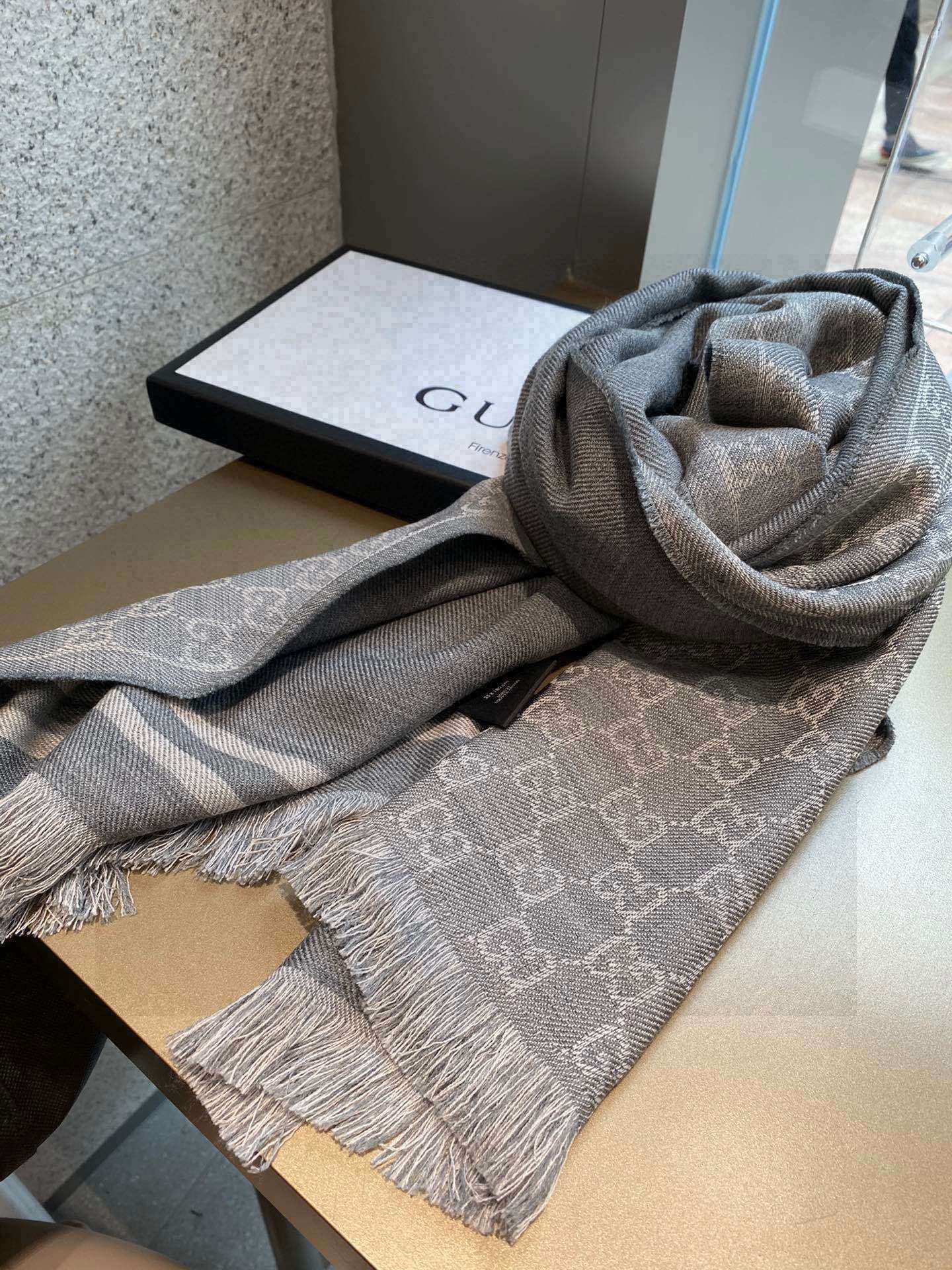 免代购的围巾一模一样Gucci重磅极