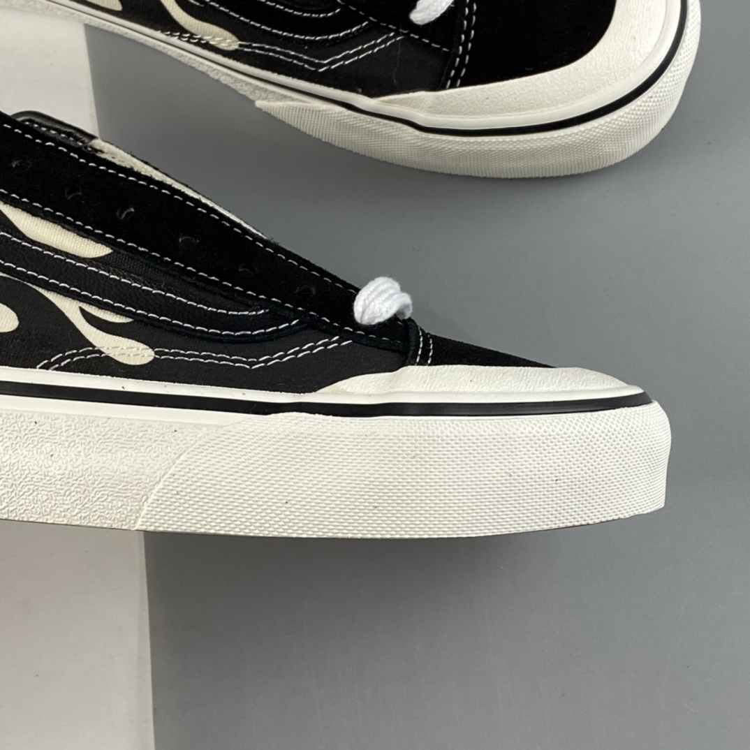 P150  Vans Style 36 范斯官方半月包头黑白火焰低帮运动板鞋 VN0A3ZCJROF