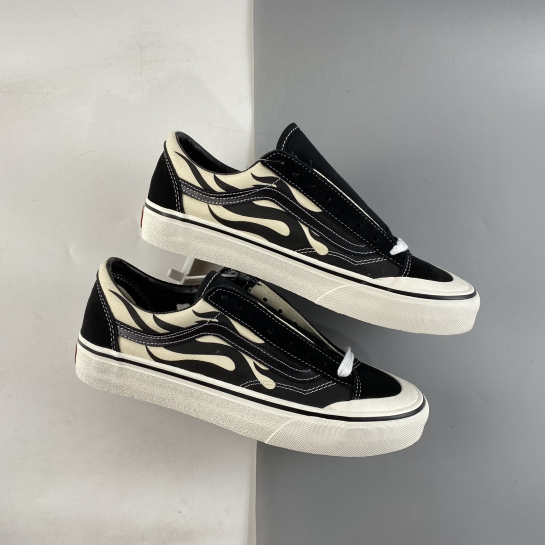 P150  Vans Style 36 范斯官方半月包头黑白火焰低帮运动板鞋 VN0A3ZCJROF