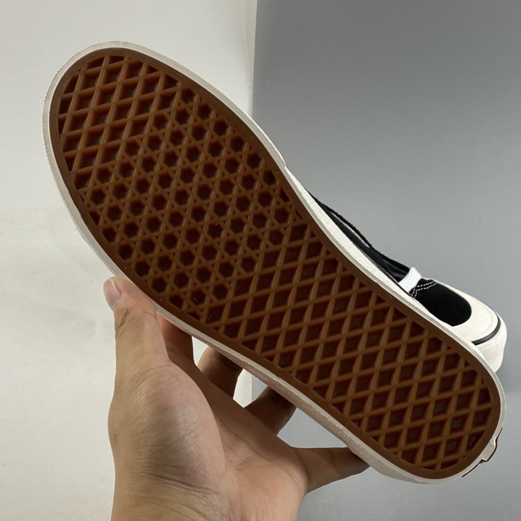 P150  Vans Style 36 范斯官方半月包头黑白火焰低帮运动板鞋 VN0A3ZCJROF