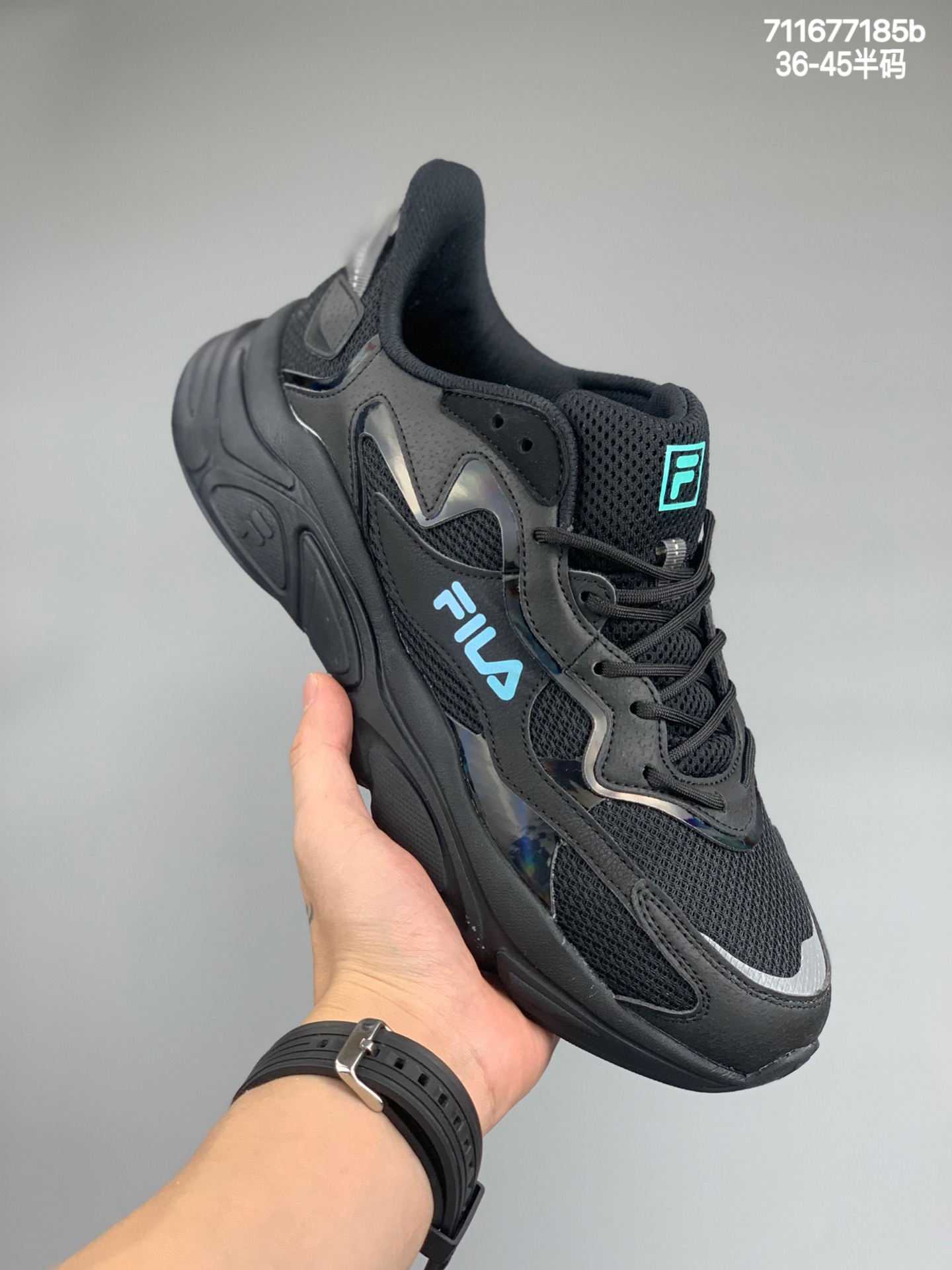 
Fila Ray Tracer 斐乐新款老爹鞋 泫雅上脚同款 复古风重现 原鞋开版定制 正品同步鞋材 皮革拼接麂皮 搭配透气网布 主打复古潮流 白粉紫撞色设计 视觉冲击十足  超厚EVA软底设计 轻量舒适脚感 附带内增高效果 妥妥仙女款 完美上脚体验
编码：711677185b  尺码：36-45半码