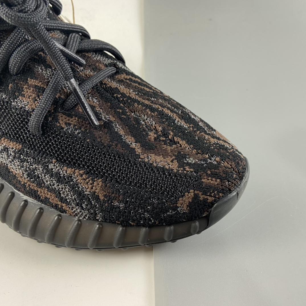 P200  联乘侃爷Kanye West x Adidas Yeezy Boost 350 V2”MX Oat”百搭轻便爆米花中底休闲运动慢跑鞋“岩石黑”GW3774