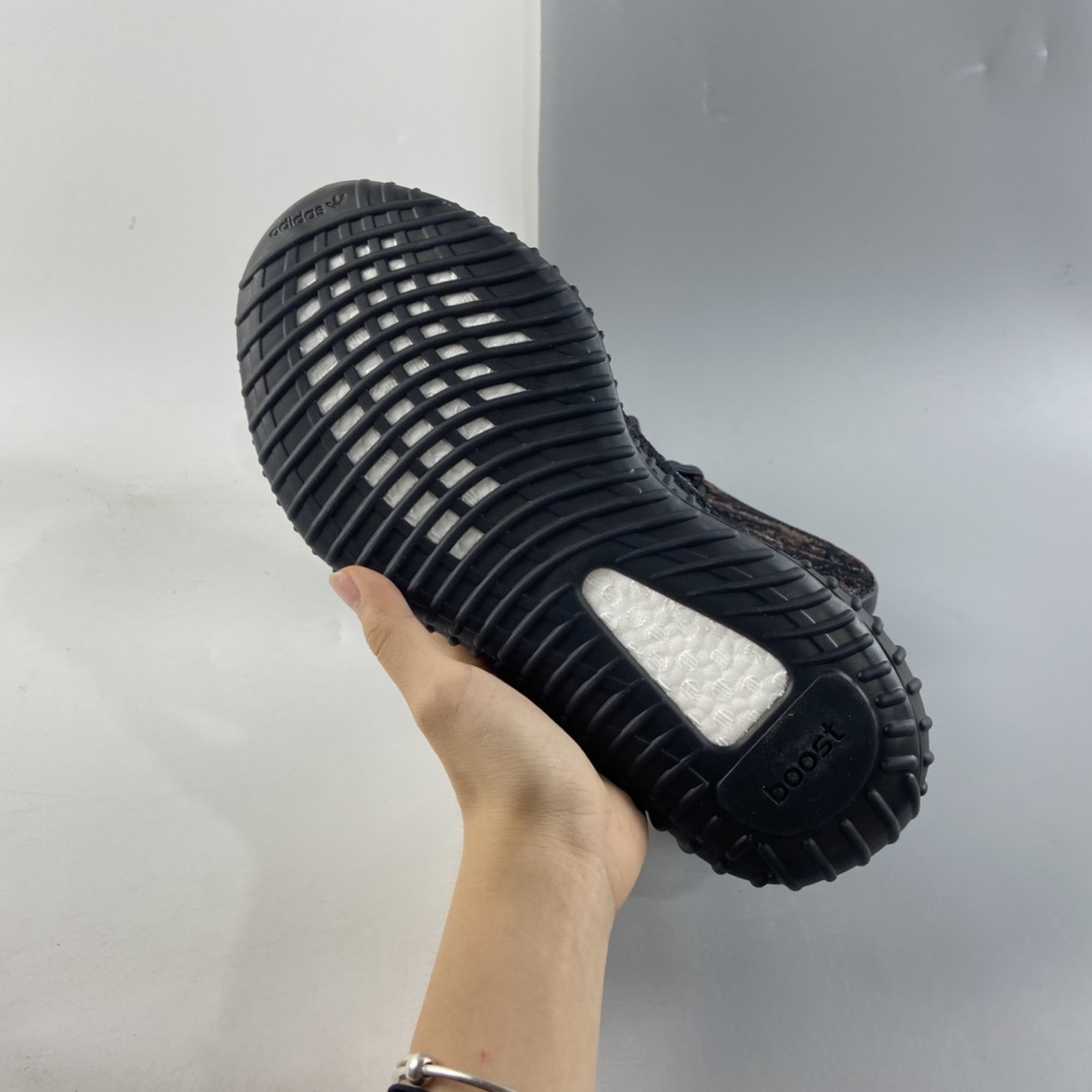 P200  联乘侃爷Kanye West x Adidas Yeezy Boost 350 V2”MX Oat”百搭轻便爆米花中底休闲运动慢跑鞋“岩石黑”GW3774