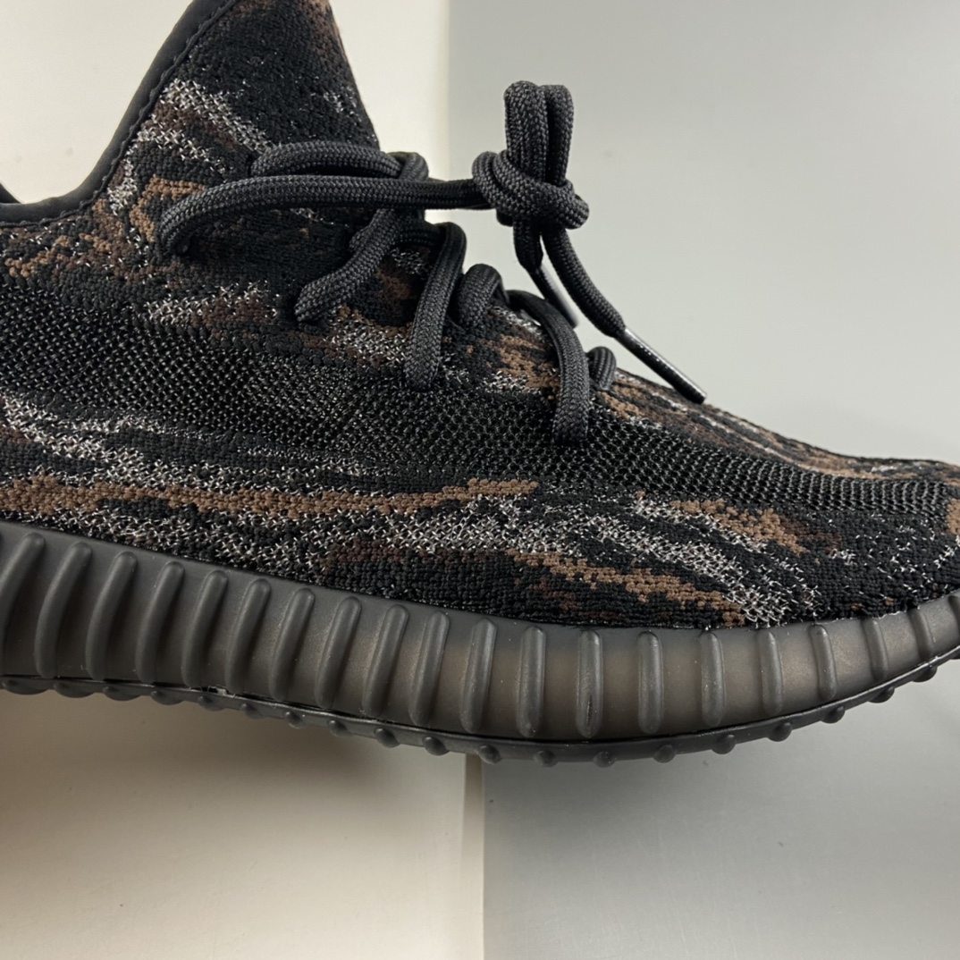 P200  联乘侃爷Kanye West x Adidas Yeezy Boost 350 V2”MX Oat”百搭轻便爆米花中底休闲运动慢跑鞋“岩石黑”GW3774