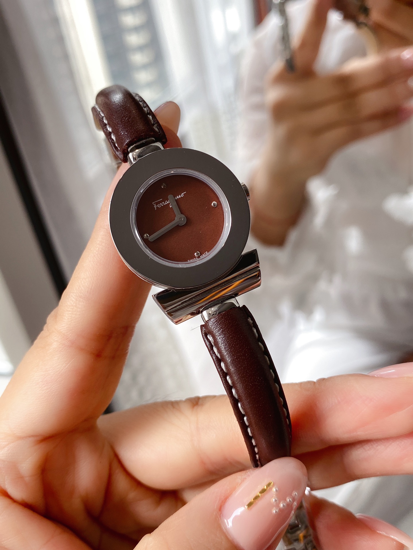 “Ms. Ferragamo’s Synchronised New Cabinet Watch: Fine Swiss Stone Core, Elegant Design”