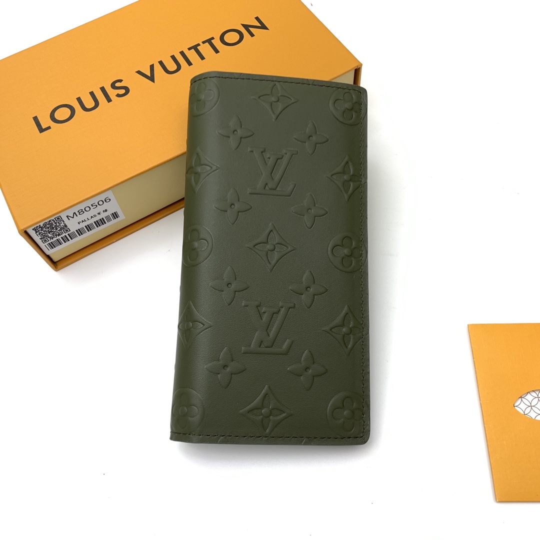 Louis Vuitton Wallet Green Cowhide M80506