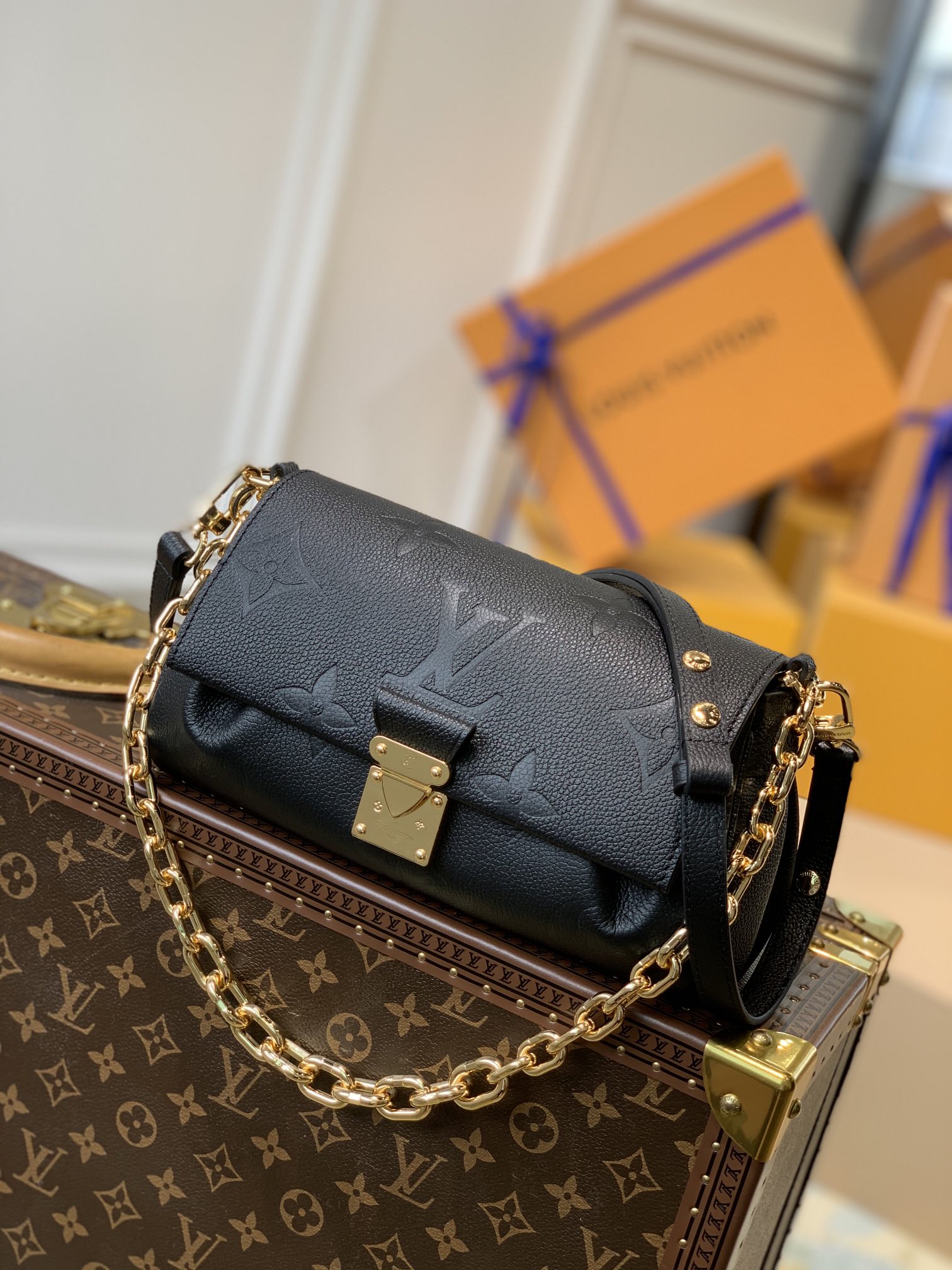 Buy High Quality Cheap Hot Replica
 Louis Vuitton LV Favorite Bags Handbags Customize
 Black Chains M45813