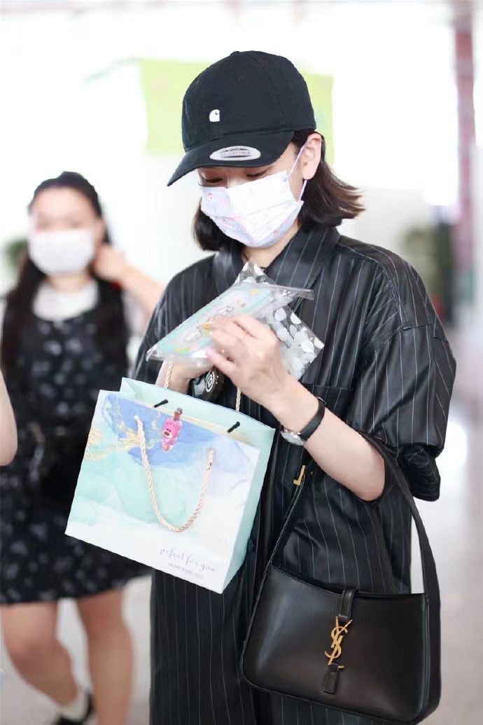 Saint laurent Ysl LE 5 À 7 平纹腋下包 657228黑色