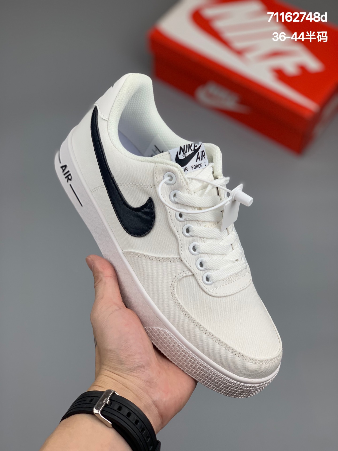 
 耐克/Nike Air Force 1 空一军号 简空版军 帆布内气置垫 低帮板鞋 货号：630939 
尺码：36 36.5 37 38 38.5 39 40 40.5 41 42 42.5 43 44
编码:71160748d