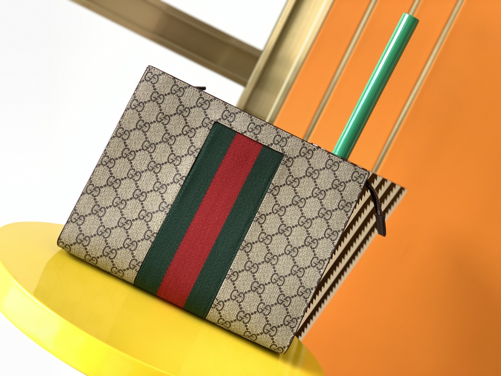 Comparison of Gucci and LV Handbags: Model 475316 Size 26*20