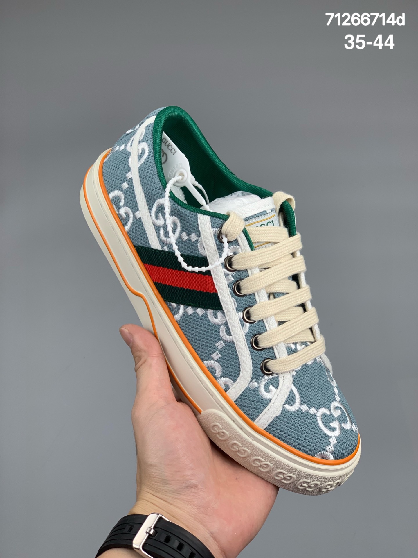 
 2020ss春季新色 奢品牌GU古驰 Tennis 1977 Print Sneaker 中底高弹PU材质+双层TPR无缝隙串色技术组合大底 弹力棉布 红绿织带 绿色罗缎滚边 Gucci Tennis 1977标签 鞋底GG图案 橡胶鞋底 1.5厘米高 jh尺码：35 36 37 38 39 40 41 42 43 44
编码:71266714d