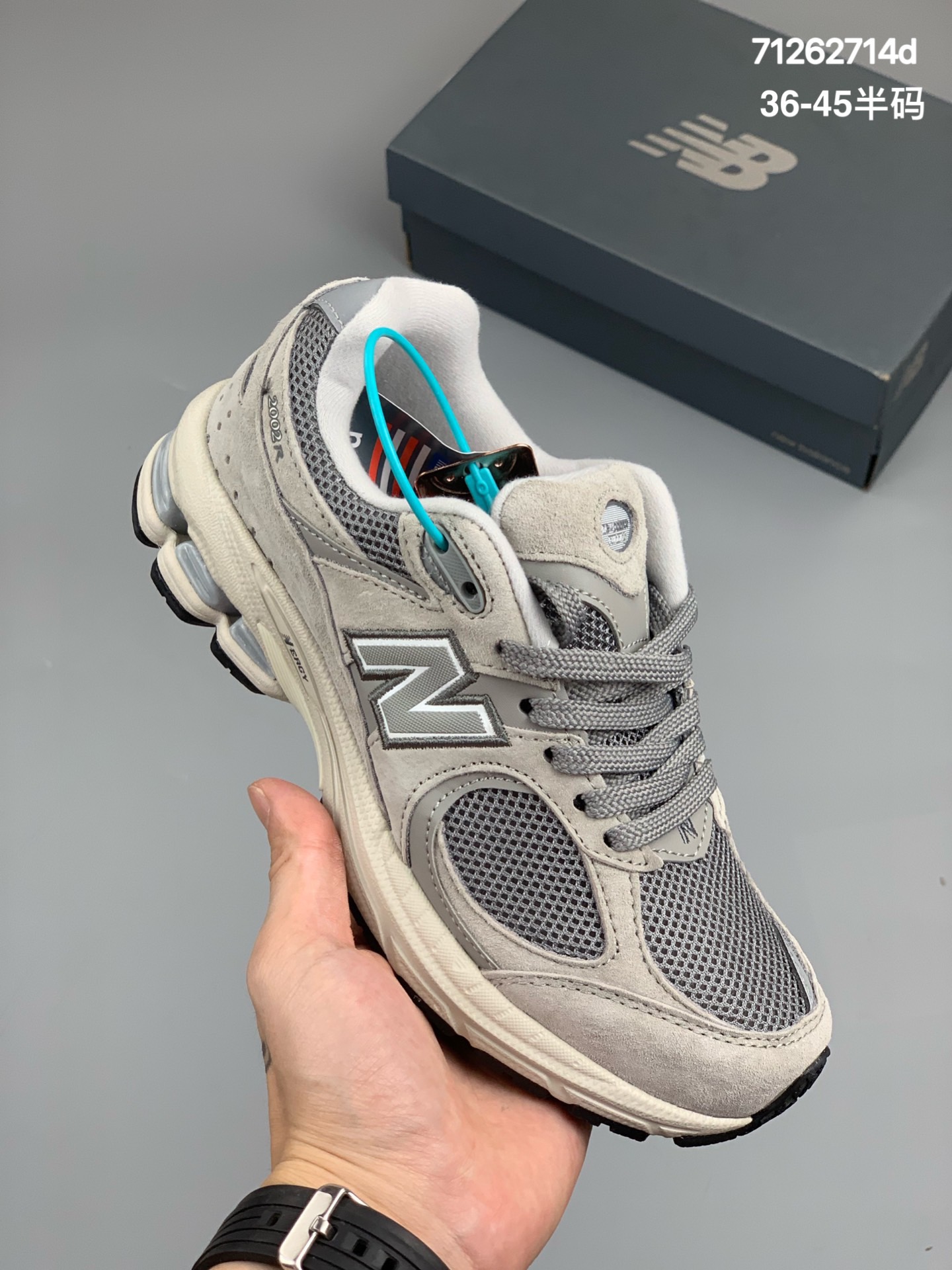 
NB新百伦New Balance ML2002 系列复古老爹风休闲运动慢跑鞋#7002M7154尺码：36 37 37.5 38 38.5 39 40 40.5 41.5 42 42.5 43 44 45
编码:71262714d