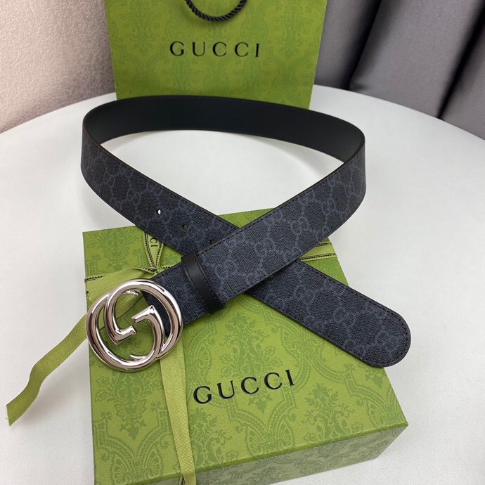 GUCCIGGSupreme高级人造帆布可分解材料配以黑色皮革滚边搭配双G带扣4️.0️宽本款腰带适用低