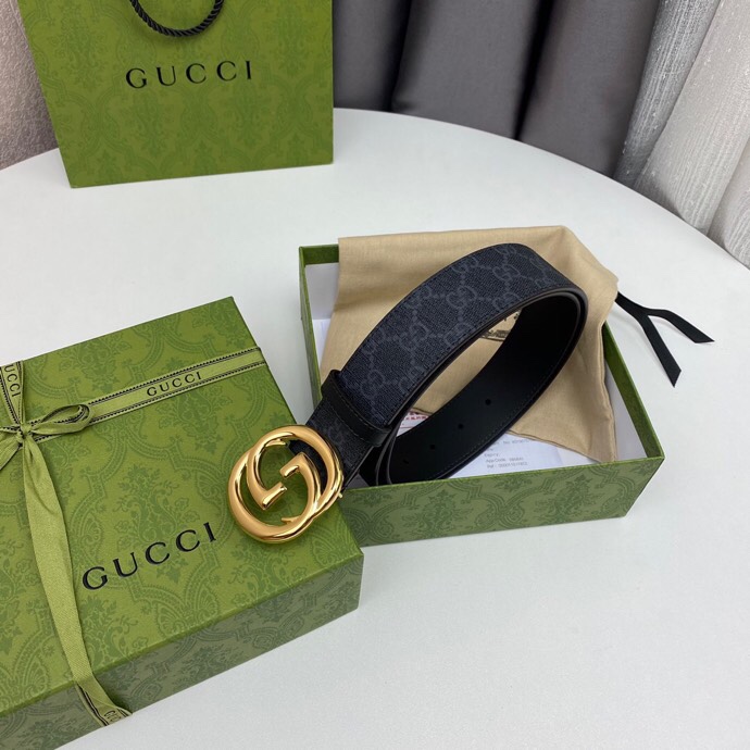 GUCCIGGSupreme高级人造帆布可分解材料配以黑色皮革滚边搭配双G带扣4️.0️宽本款腰带适用低