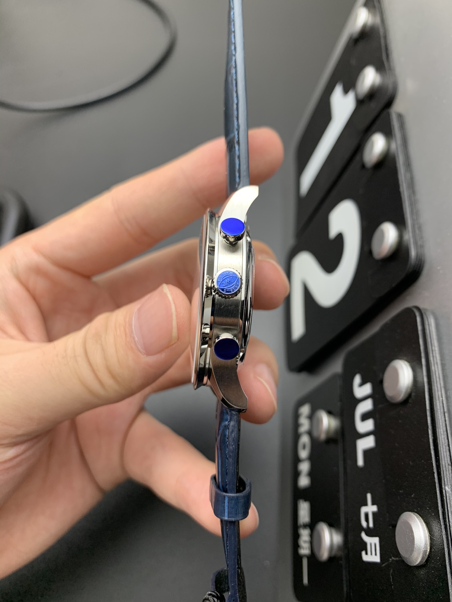 IWC 白面蓝针葡计