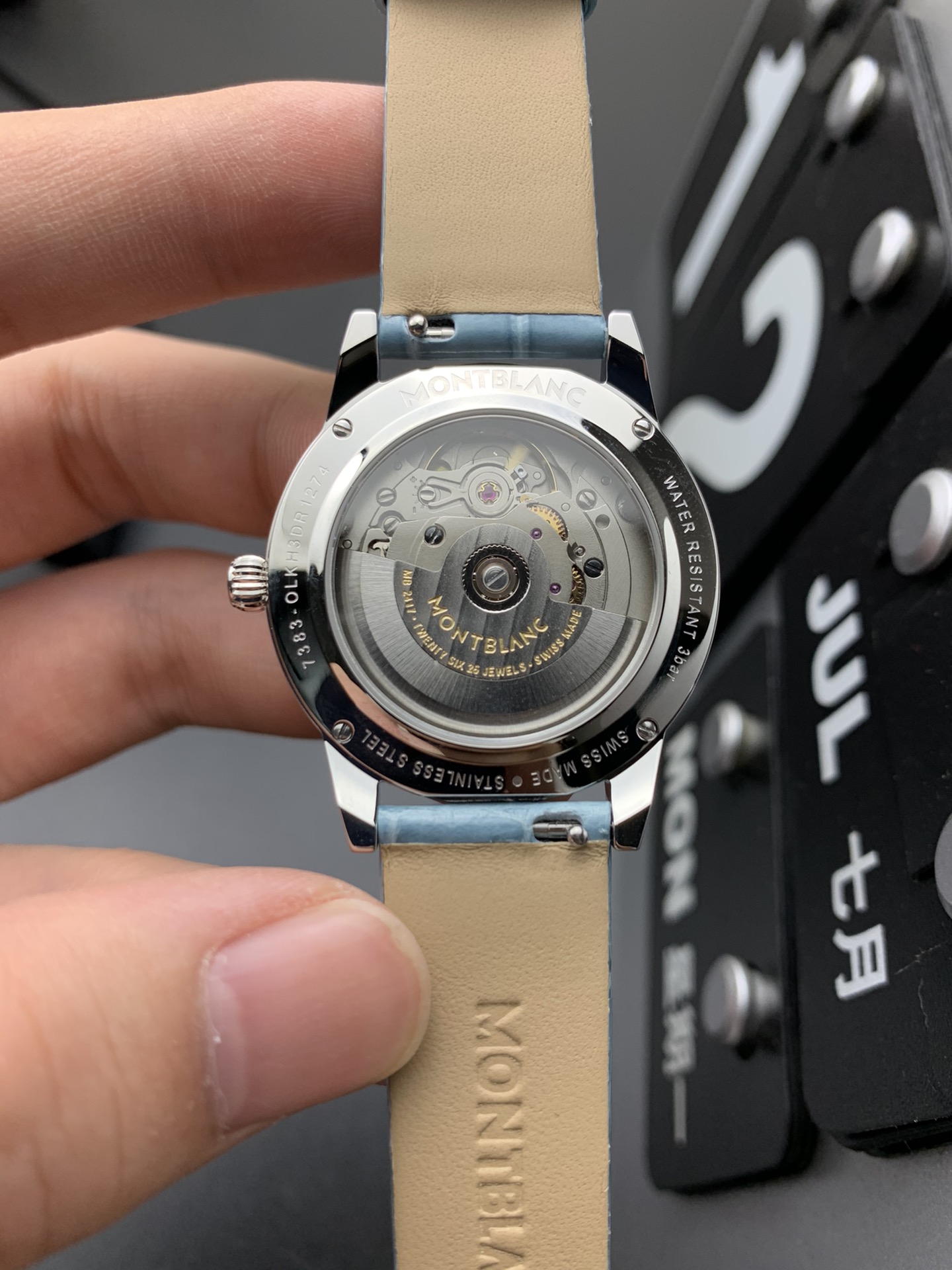 Montblanc 宝曦系列是万宝龙女士腕表的重要佳作 为 迷人、魅力独具的现代女性度身打造 其蕴含的自信真我态度、永恒优雅气质