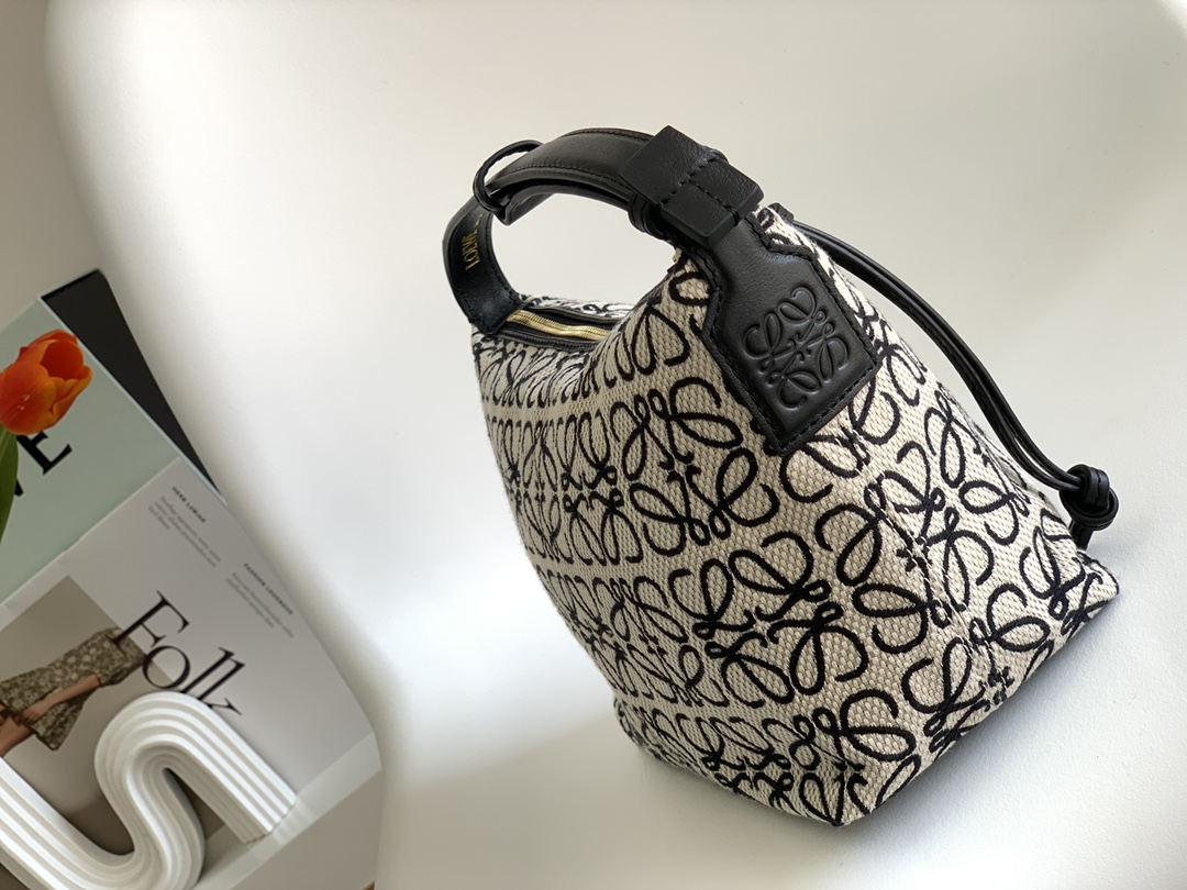 [Loewe Women