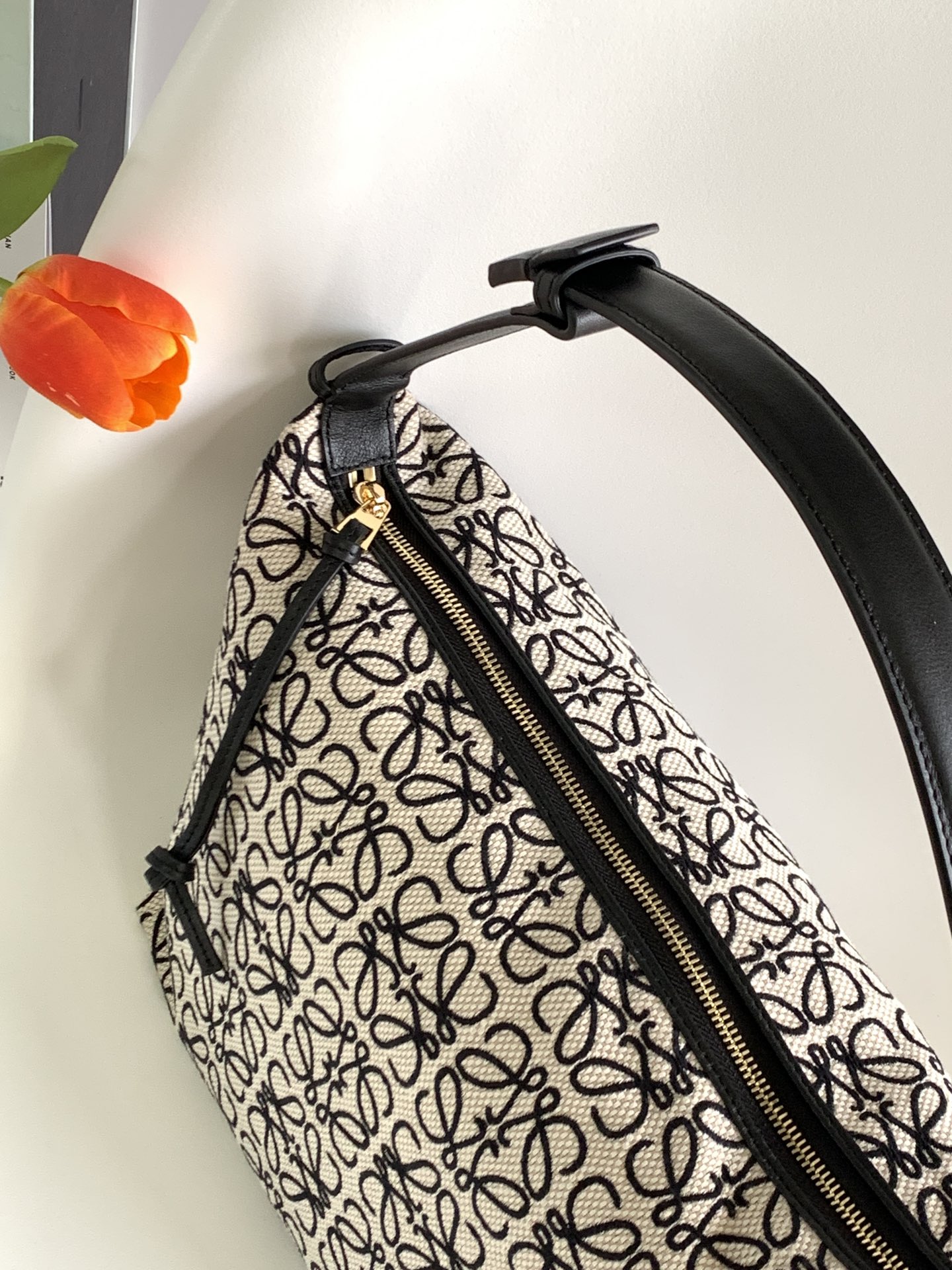Loewe Cubi Anagram Shoulder Bag in Jacquard Canvas and Calfskin Leather 6 i1626078975 2148 5