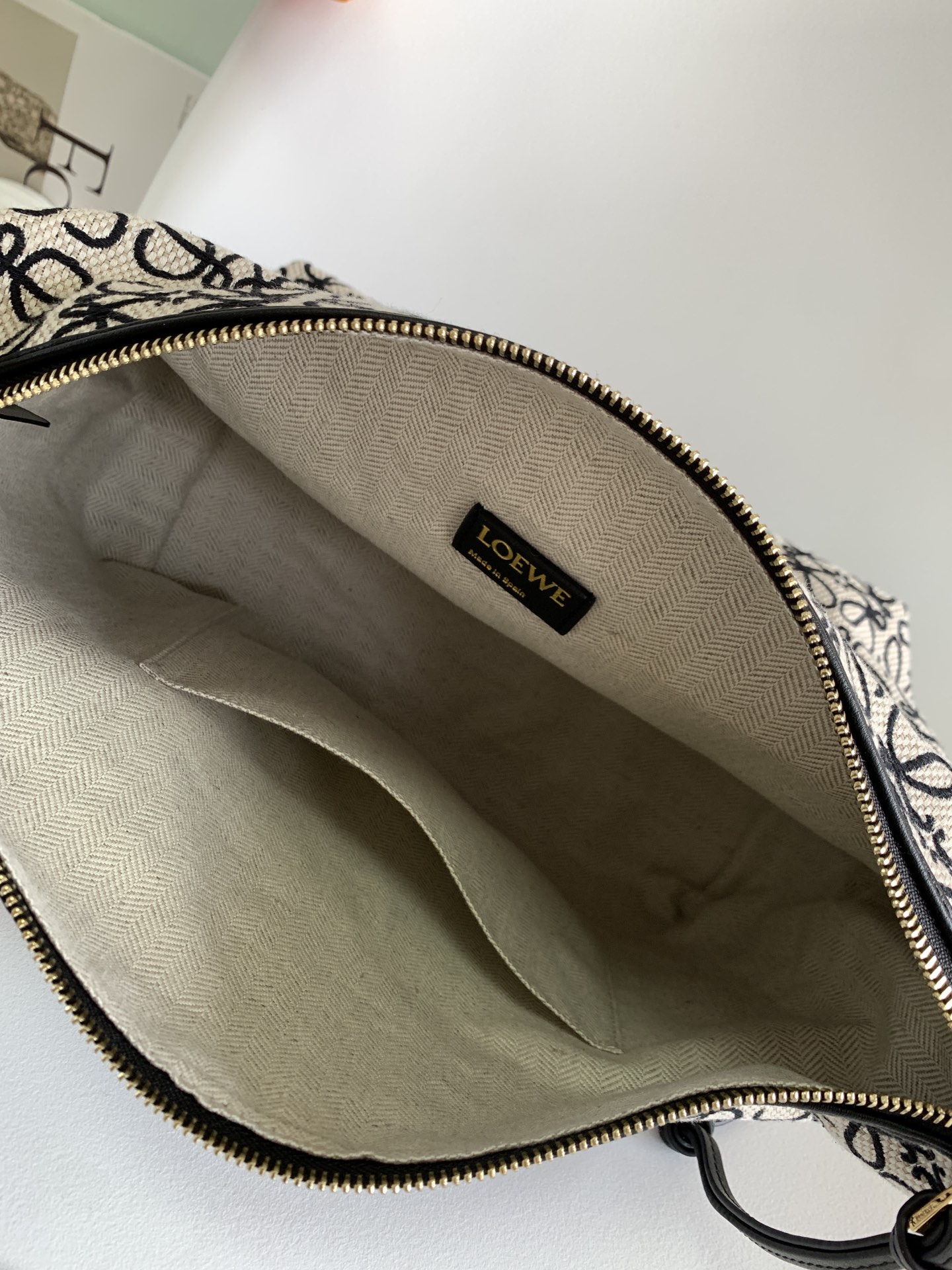 Loewe Cubi Anagram Shoulder Bag in Jacquard Canvas and Calfskin Leather 8 i1626078975 6374 7